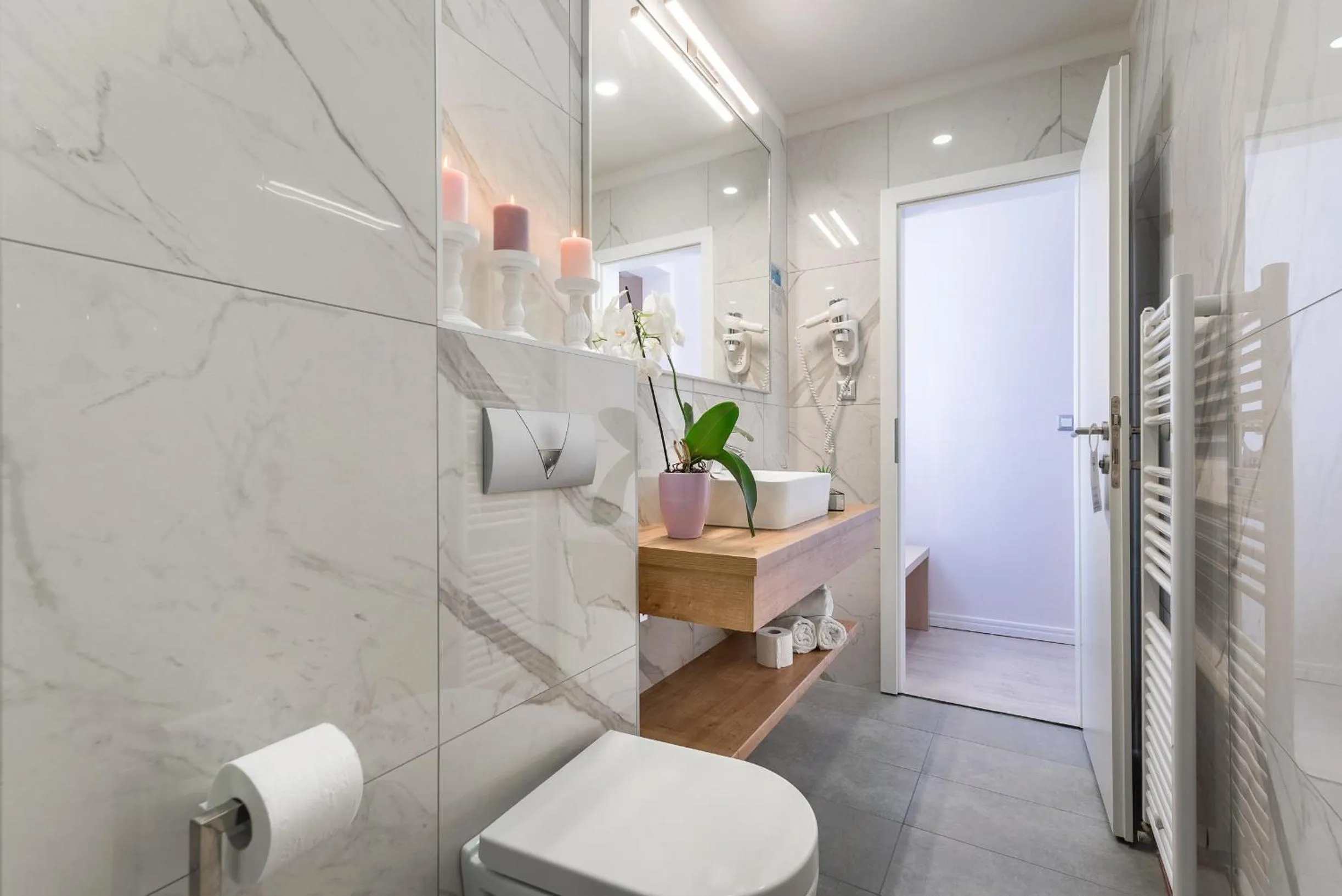 Shower in Hotel Maritimo