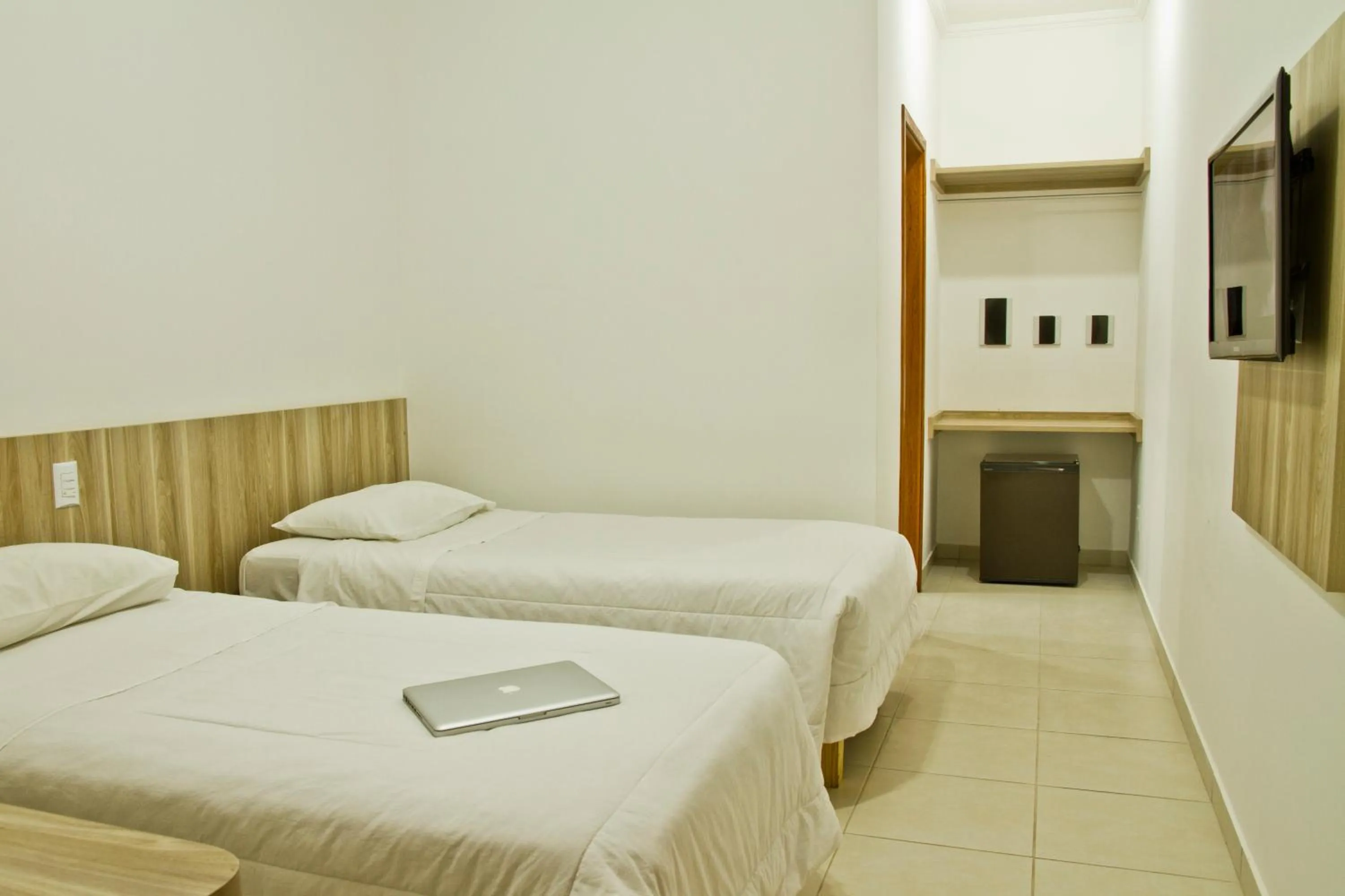 Photo of the whole room, Bed in Eden Park Hotel