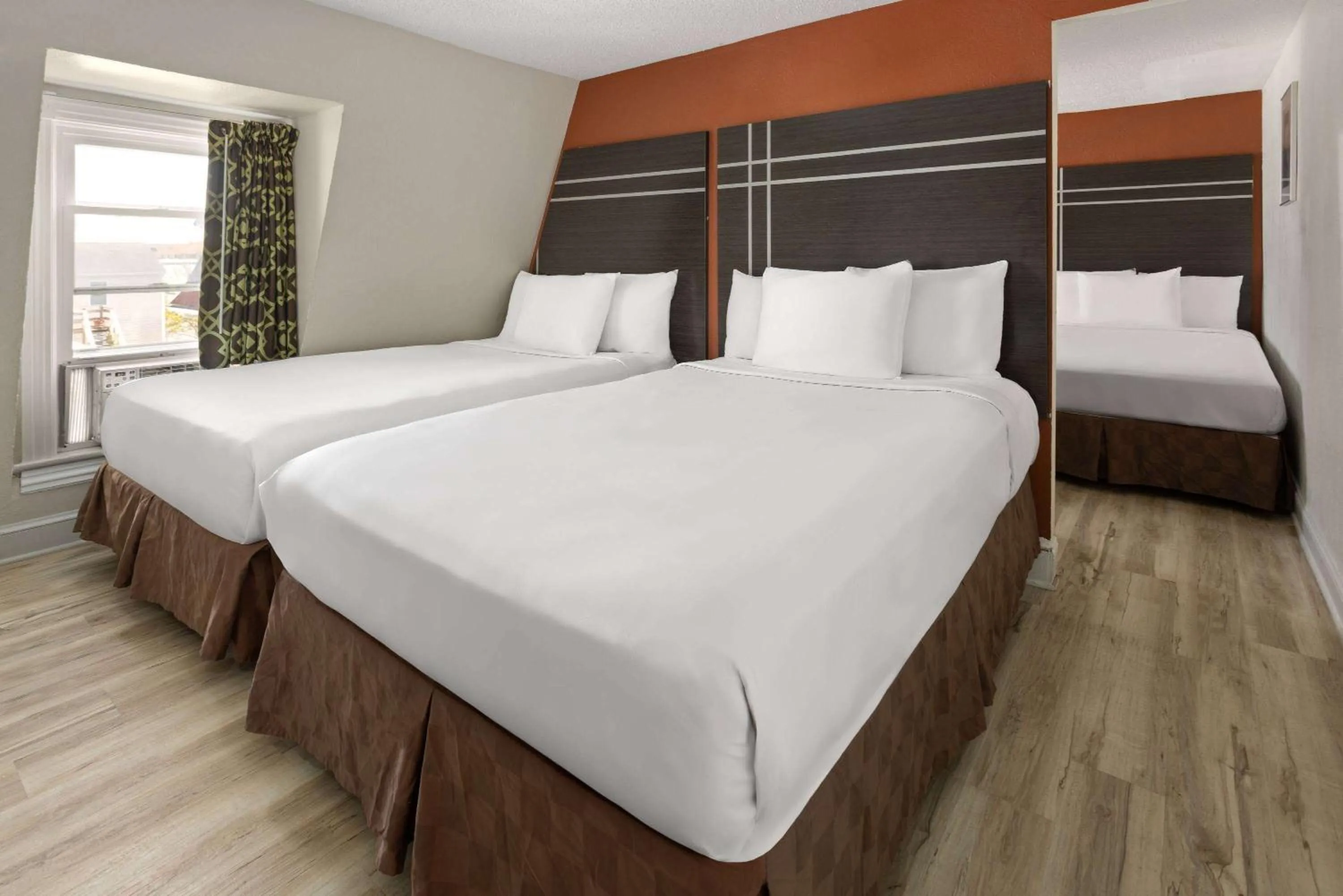 Photo of the whole room, Bed in Wildwood Inn Hotel Travelodge Beach & Boardwalk