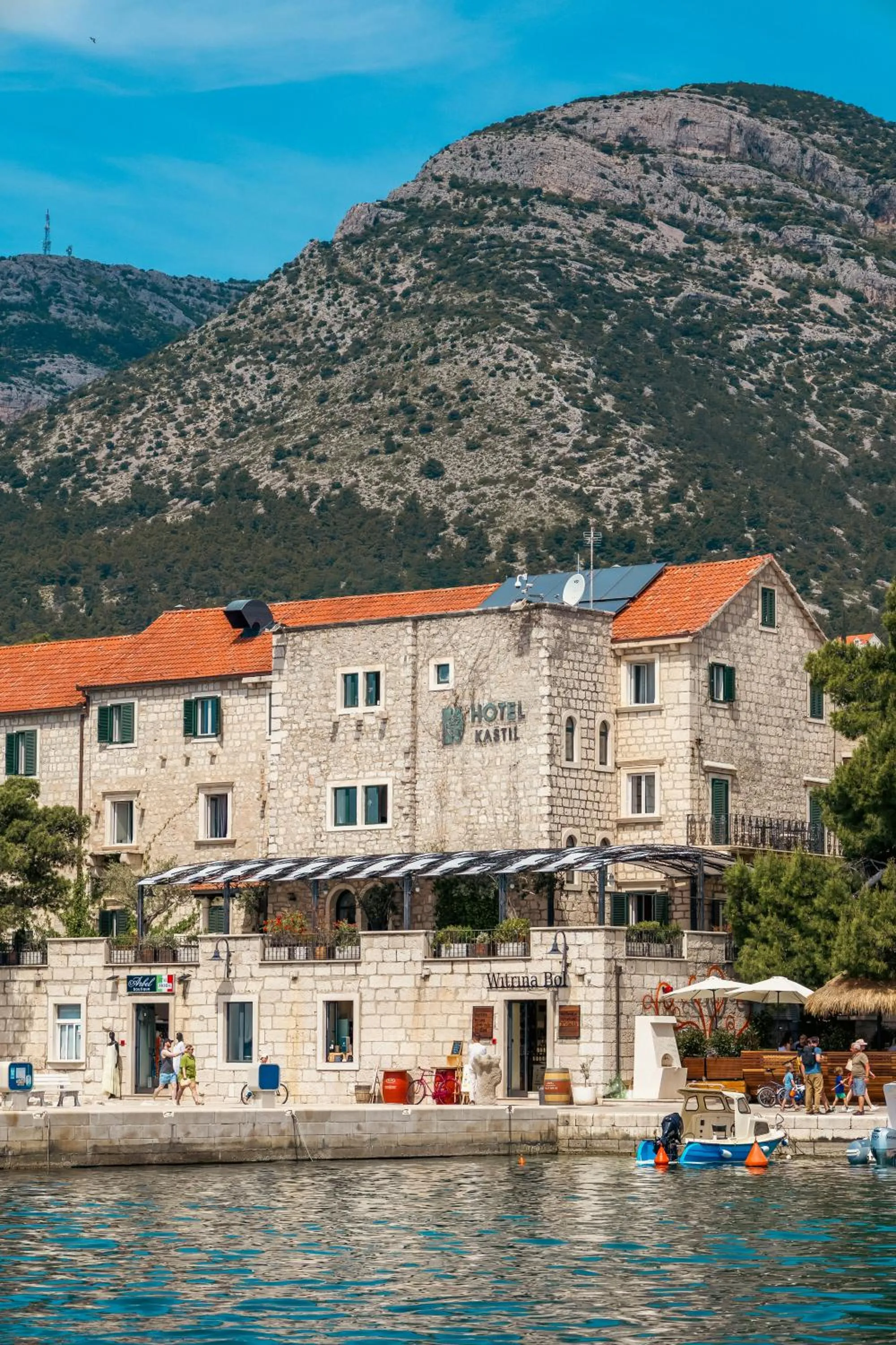 Property building in Hotel Kastil