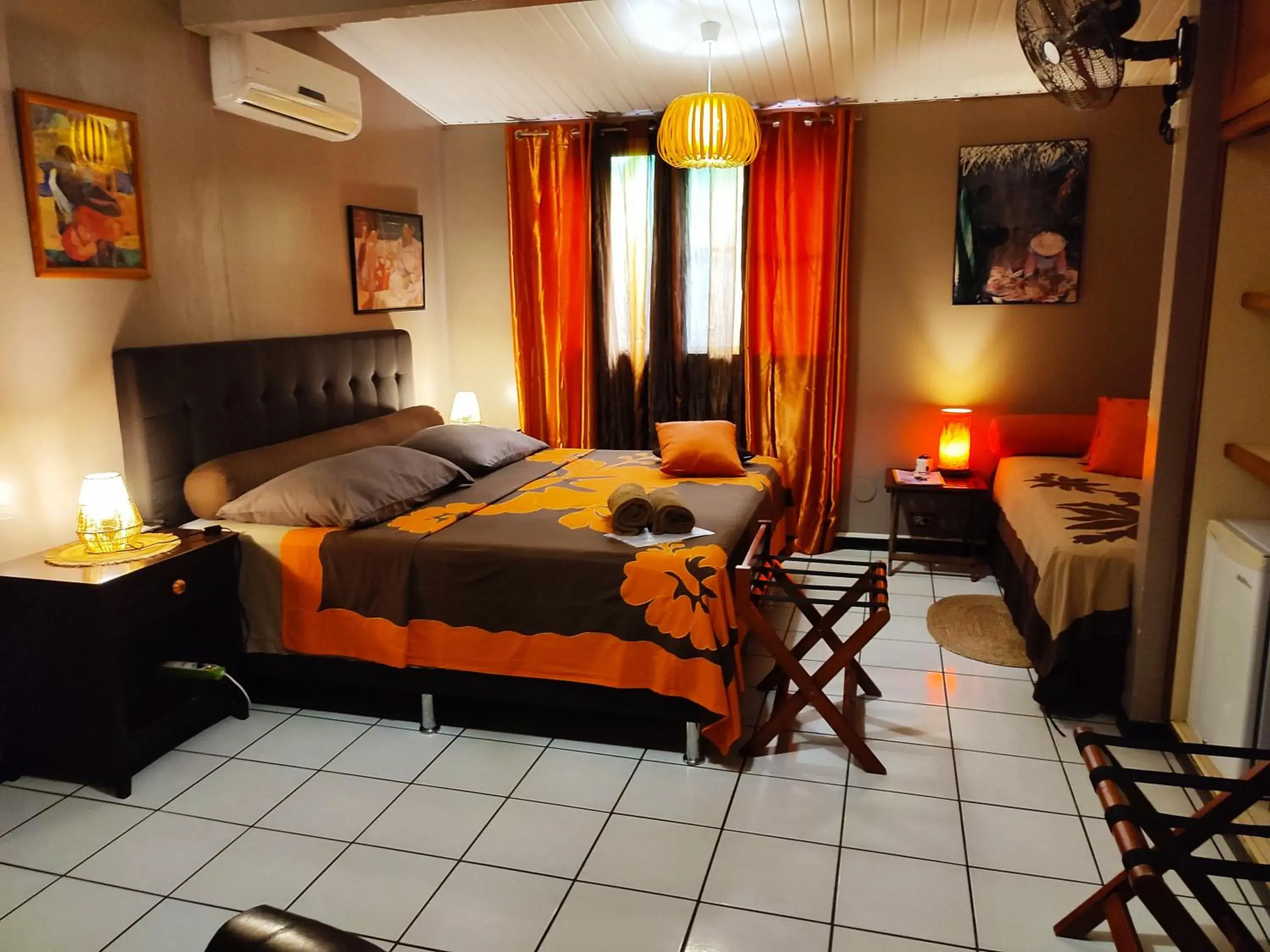 Double Room with Private Bathroom - single occupancy in Fare D'hôtes Tutehau Double Room with Private Bathroom - single occupancy in Fare D'hôtes Tutehau