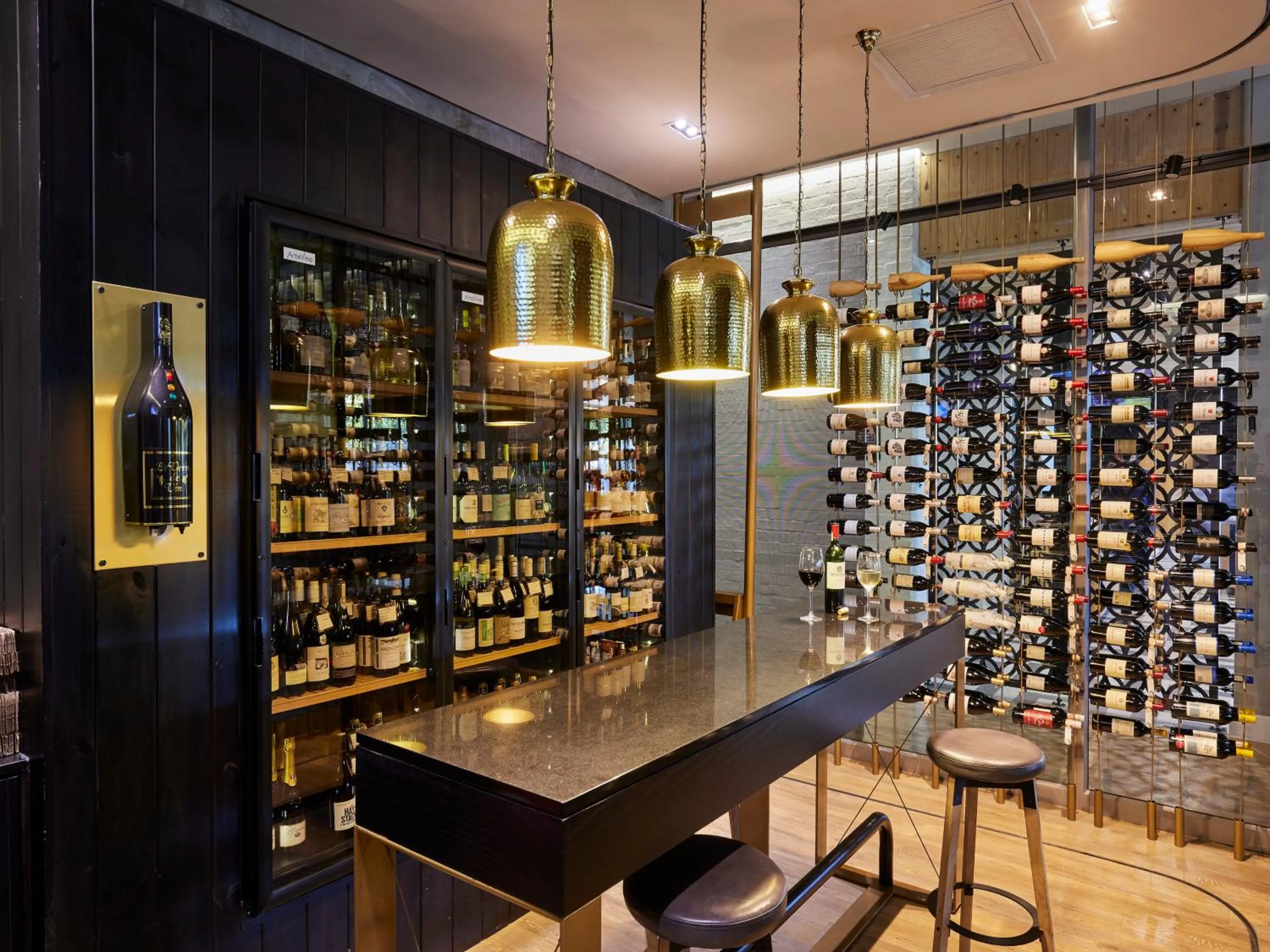 Restaurant/places to eat in Century City Hotel Urban Square