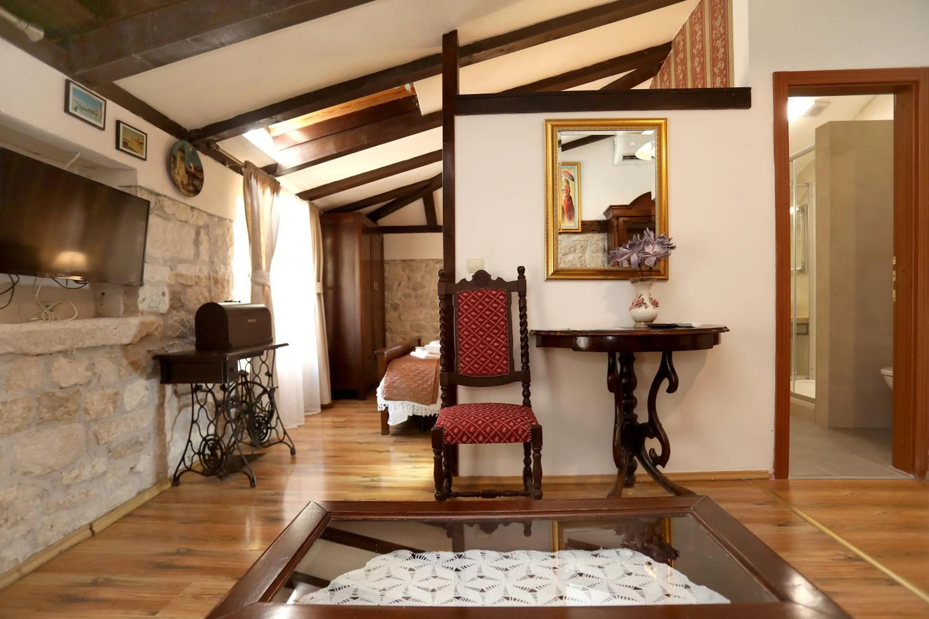 Photo of the whole room in Villa Carrara