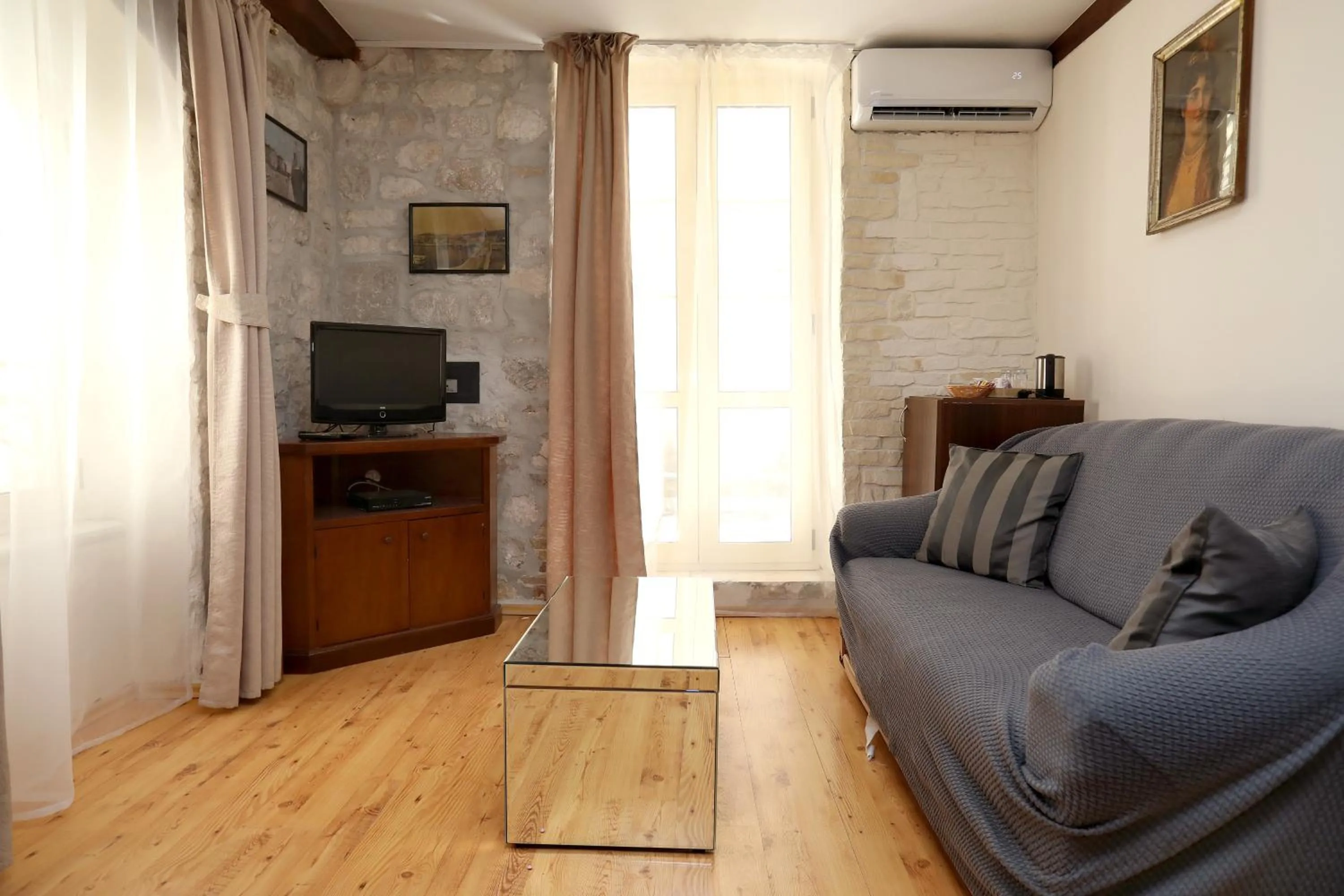 TV and multimedia in Villa Carrara