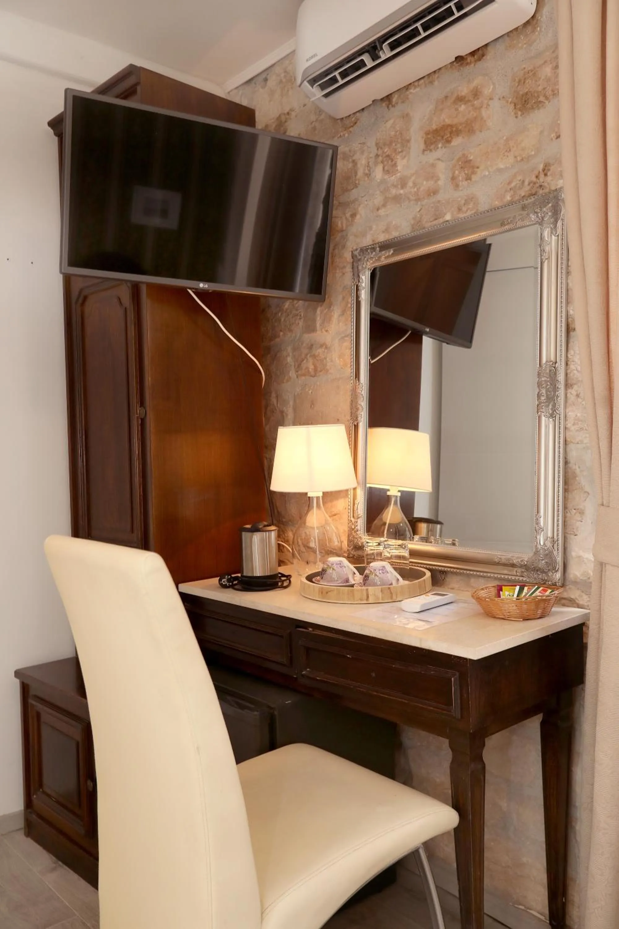 TV and multimedia in Villa Carrara