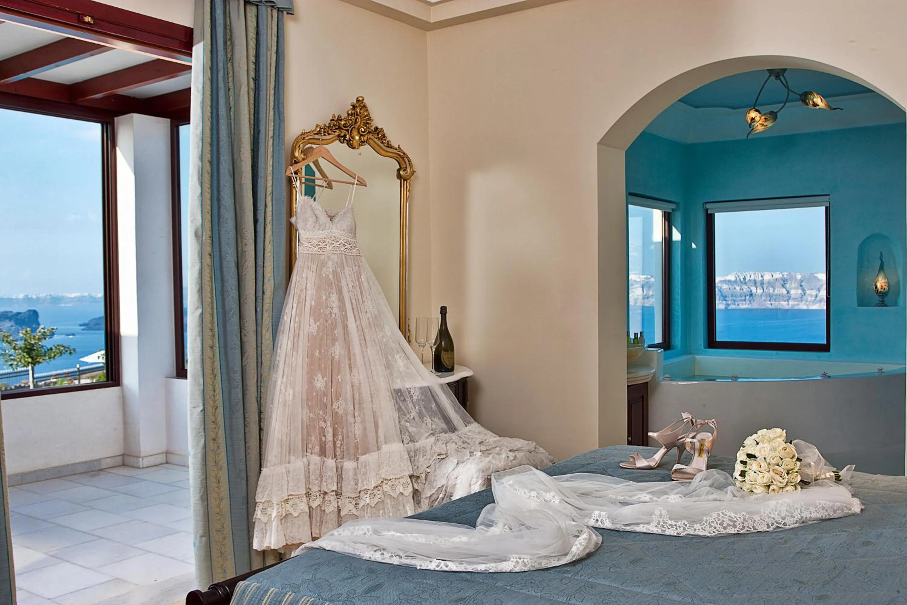 Bathroom, Bed in Maison Des Lys - Luxury Suites