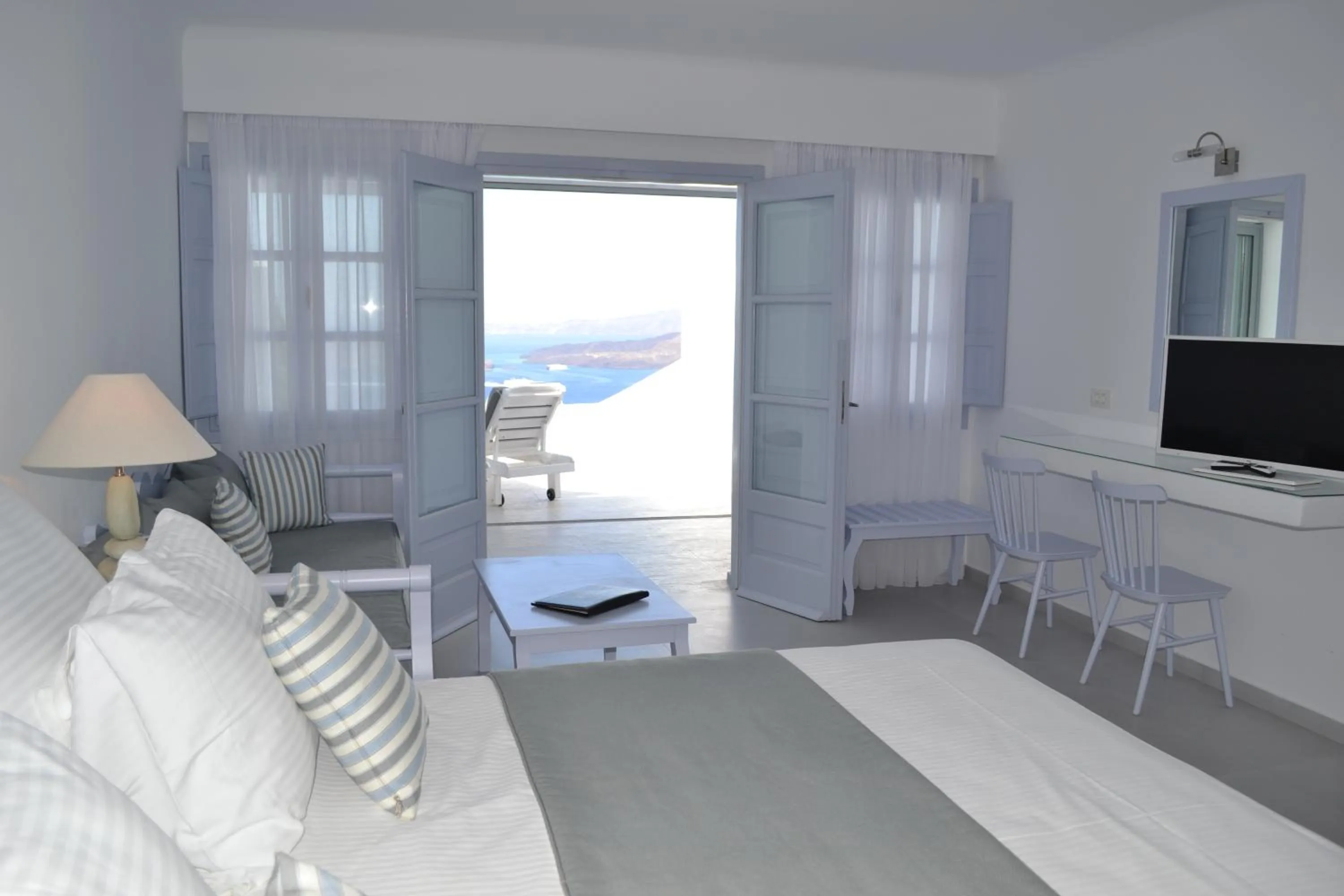 Bedroom, Bed in Maison Des Lys - Luxury Suites