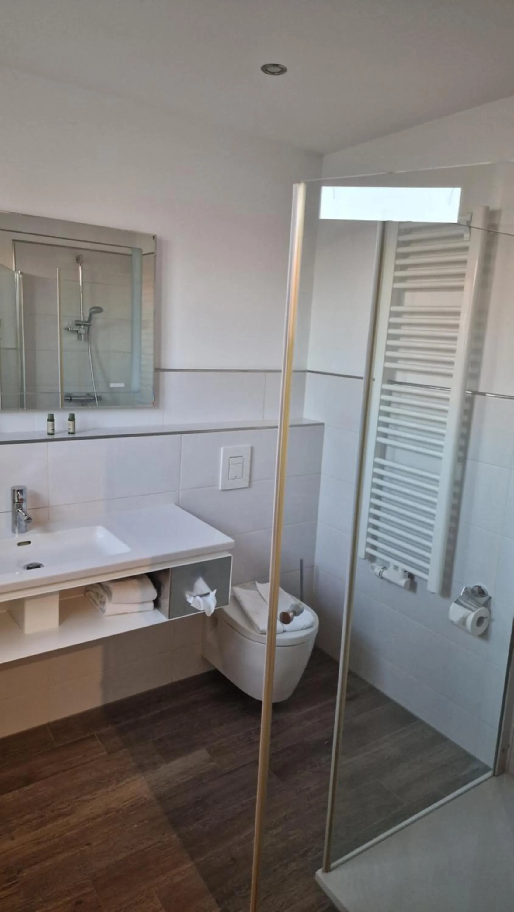 Bathroom in Schwarzer Adler - Hotel Garni