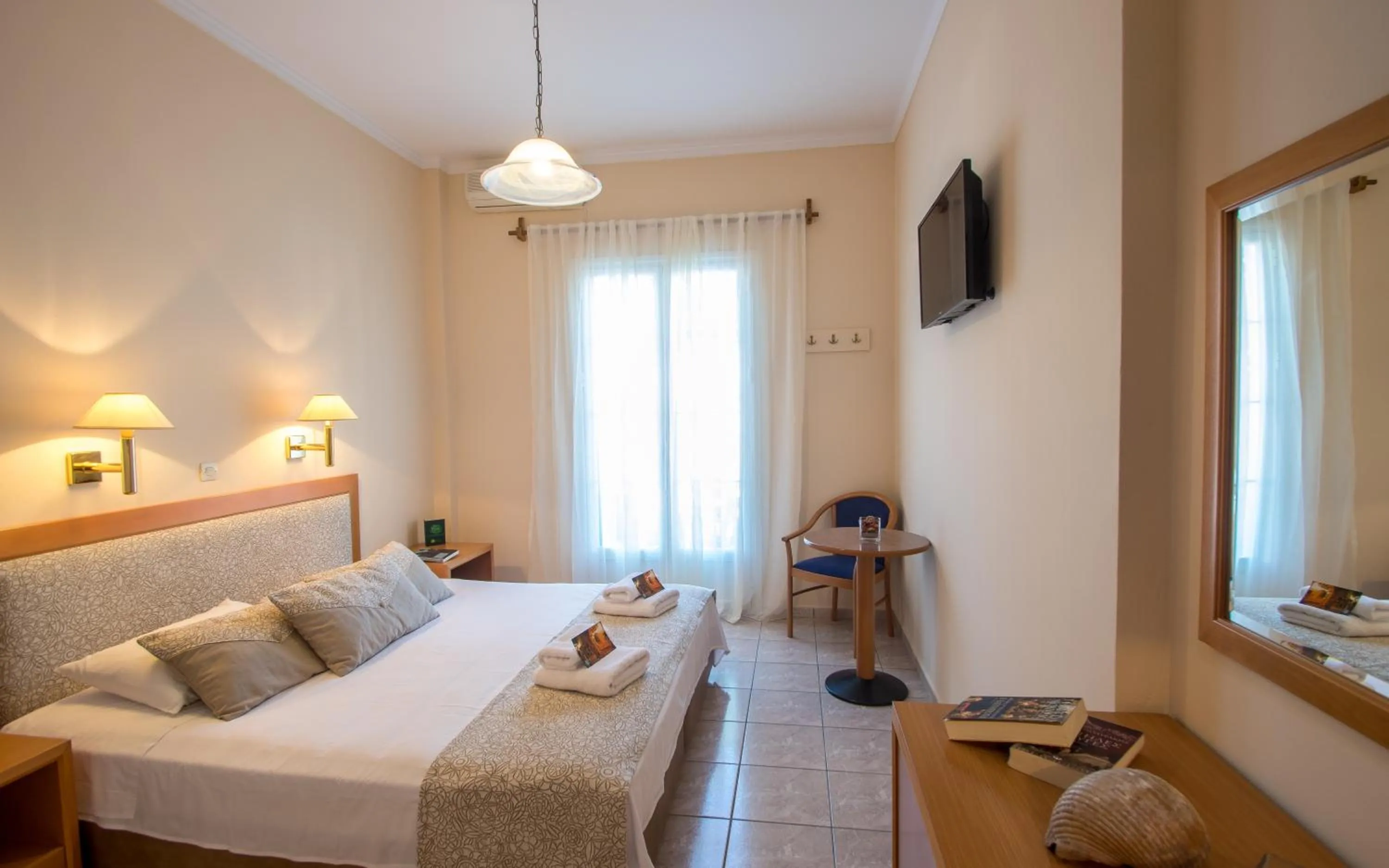 Photo of the whole room, Bed in Syros Atlantis