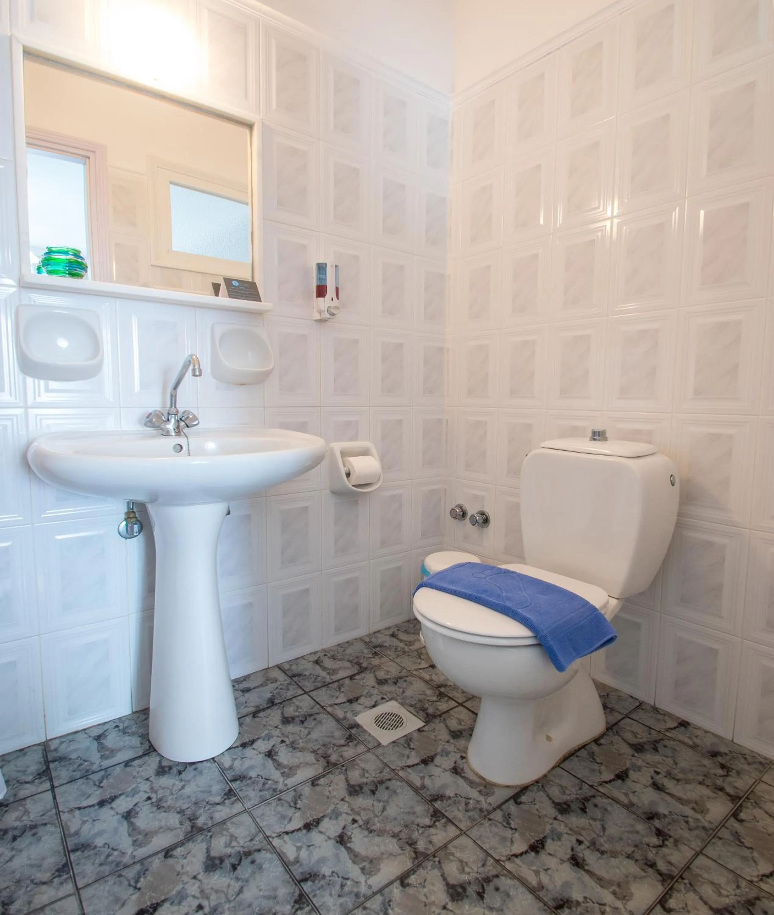 Toilet in Syros Atlantis