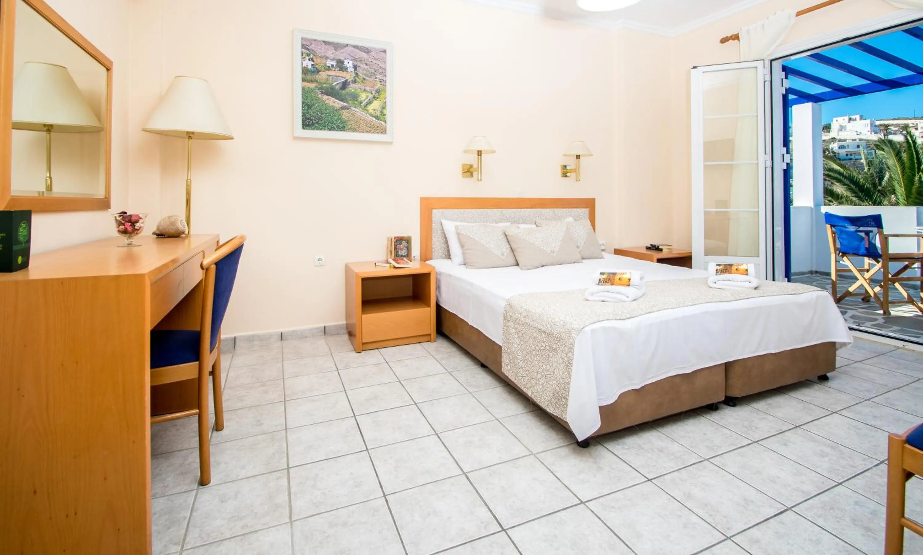 Photo of the whole room, Bed in Syros Atlantis