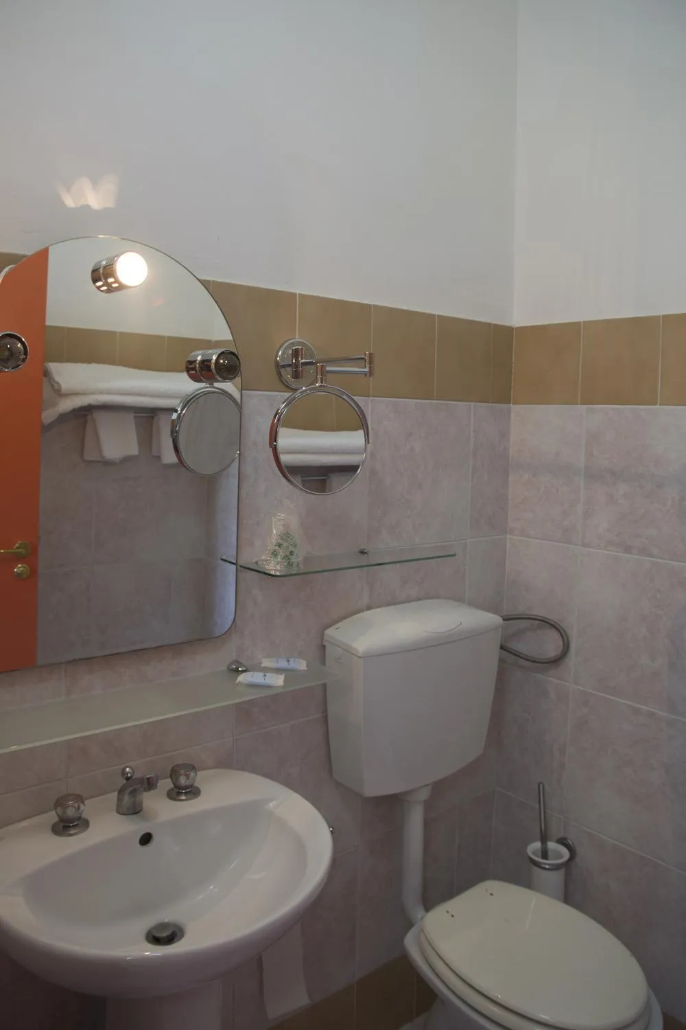 Bathroom in Ristorante Albergo Gerardo Di Masi