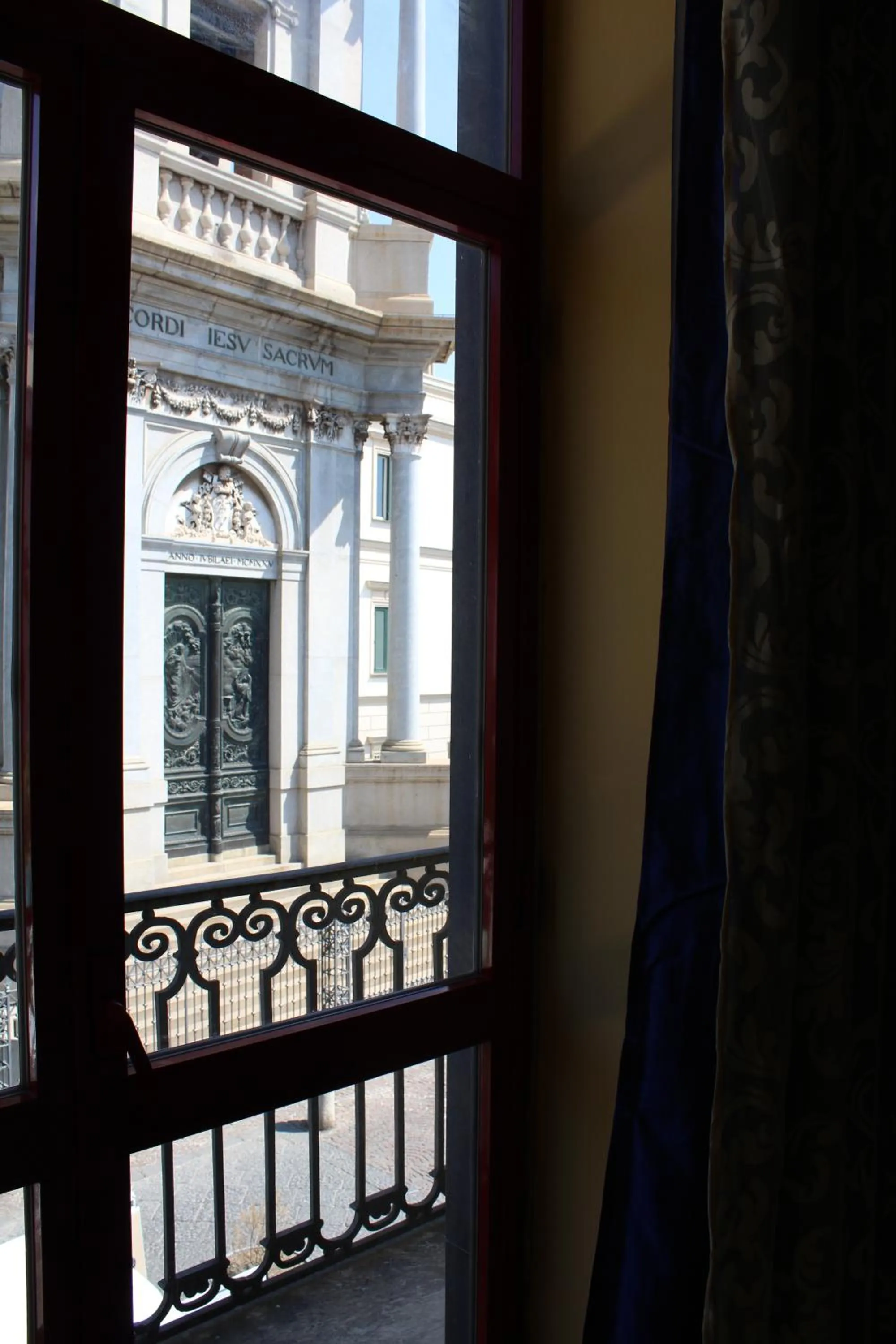 Balcony/Terrace, Nearby Landmark in Hotel Santuario