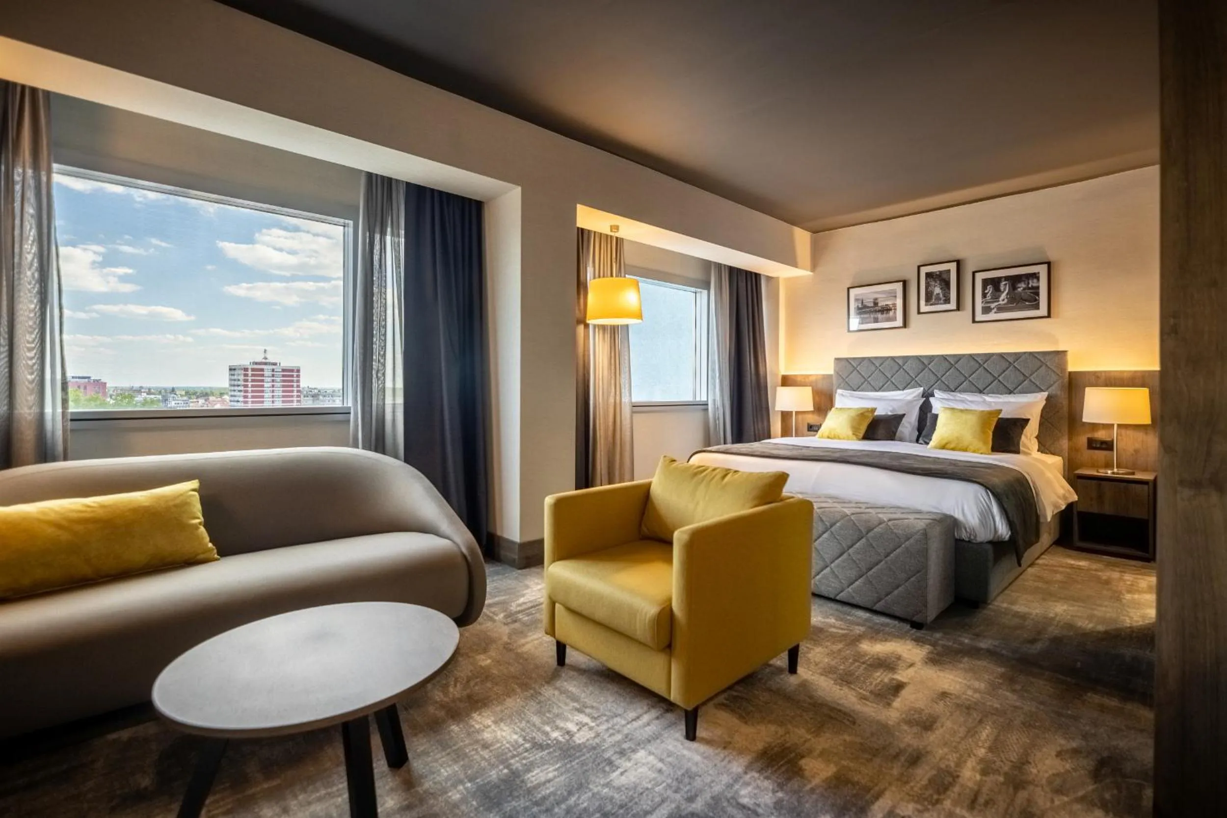 View (from property/room), Bed in Hotel Osijek