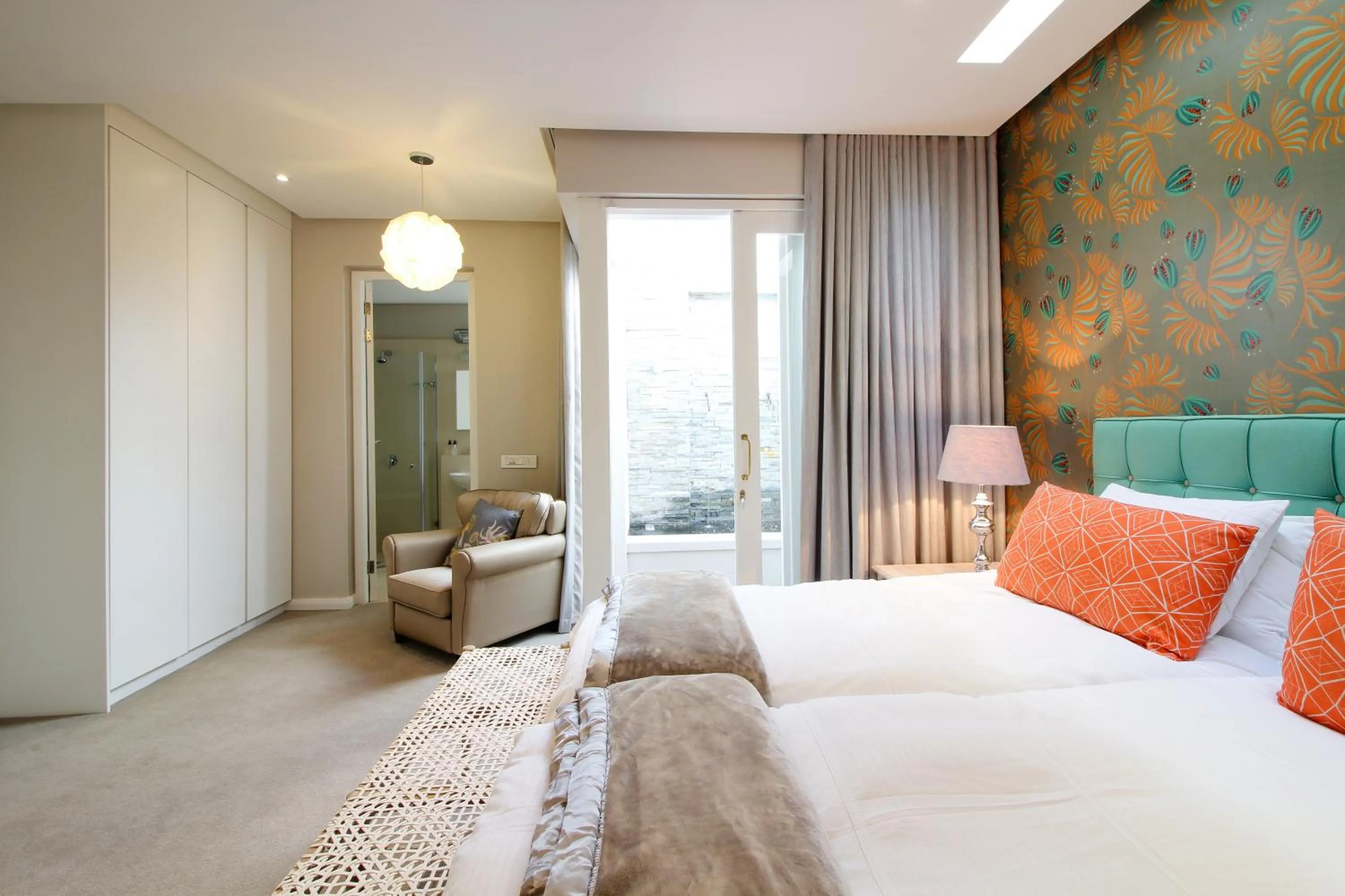 Bed in Thirty On Grace