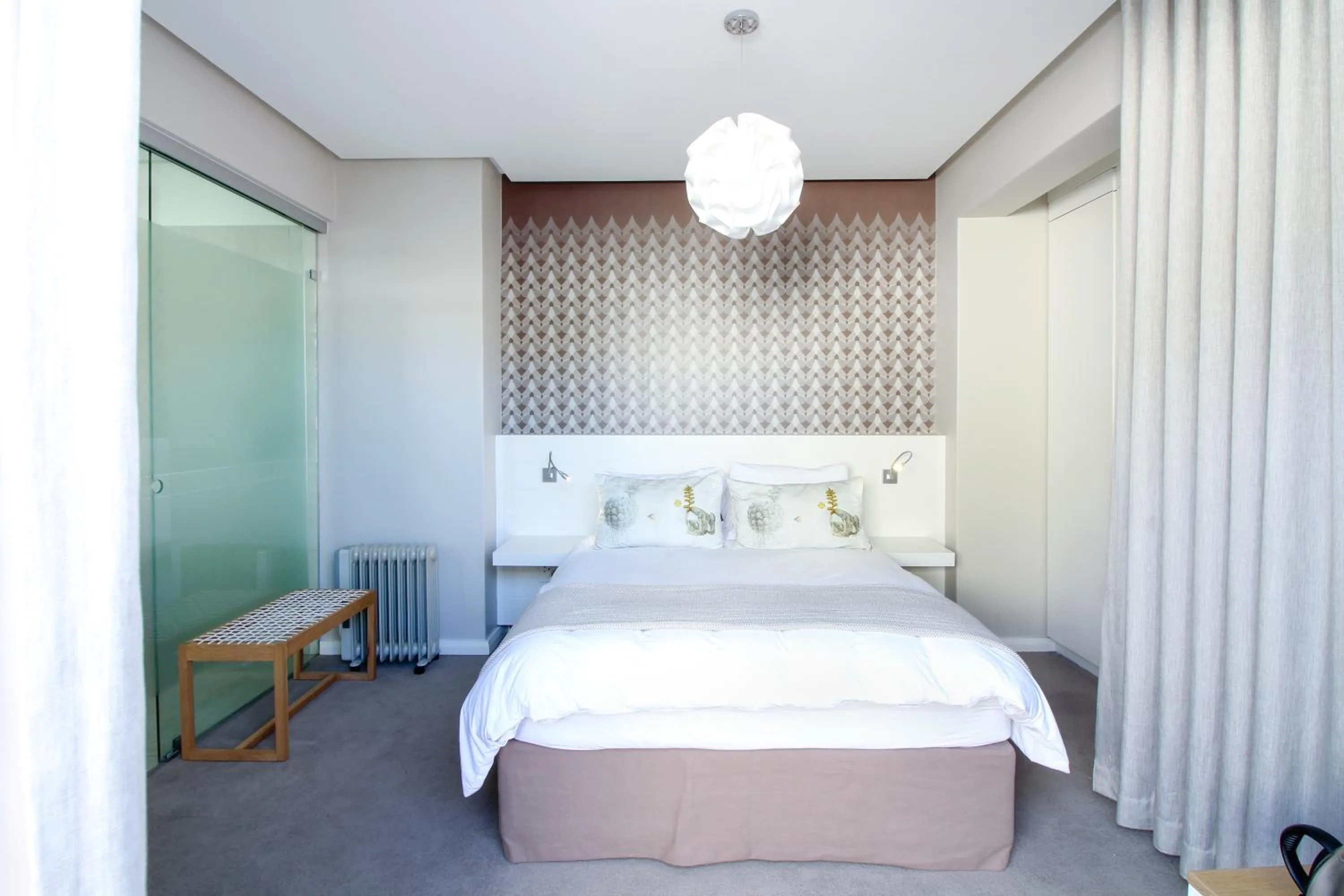 Bed in Thirty On Grace