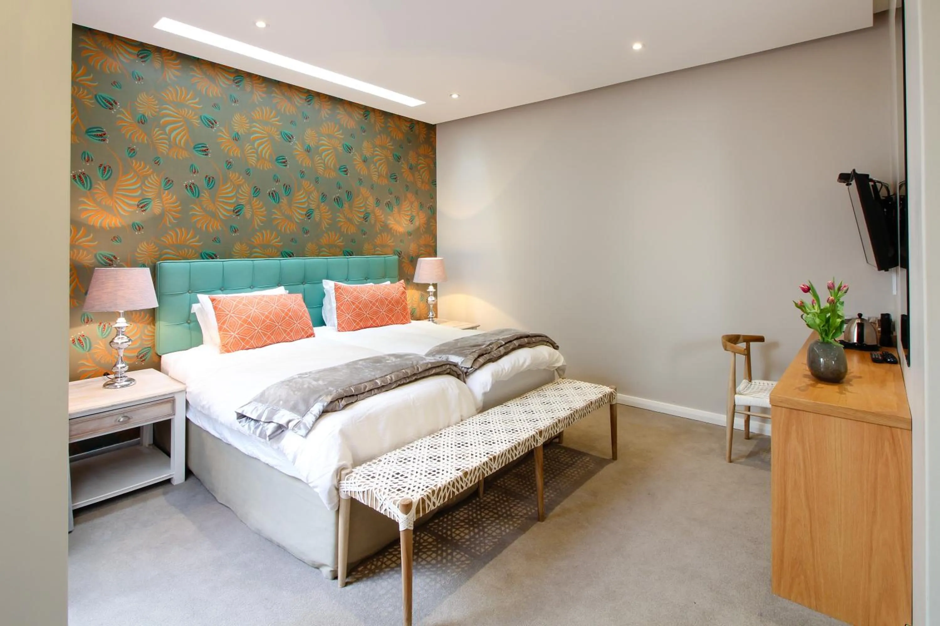 Bed in Thirty On Grace