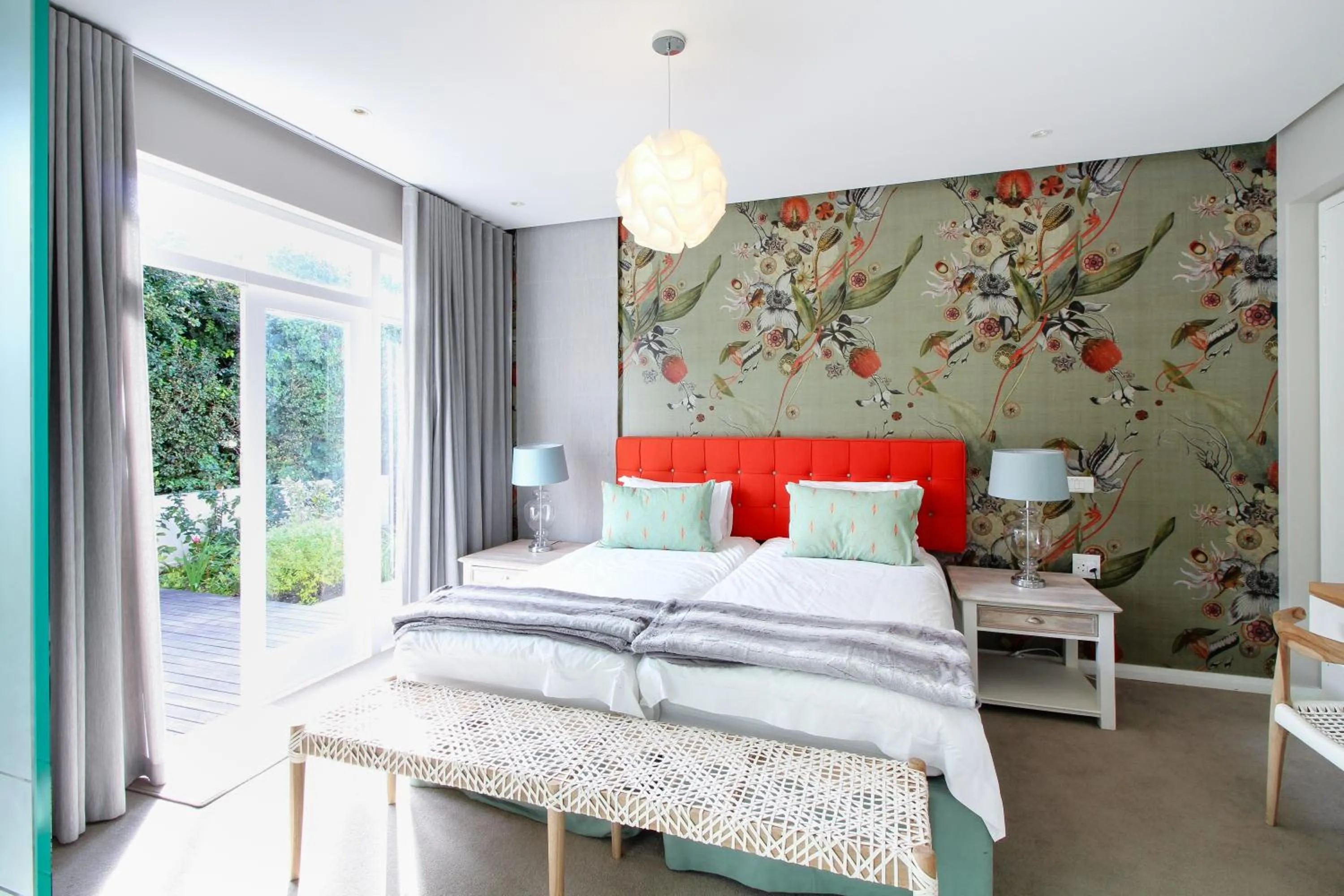 Bed in Thirty On Grace