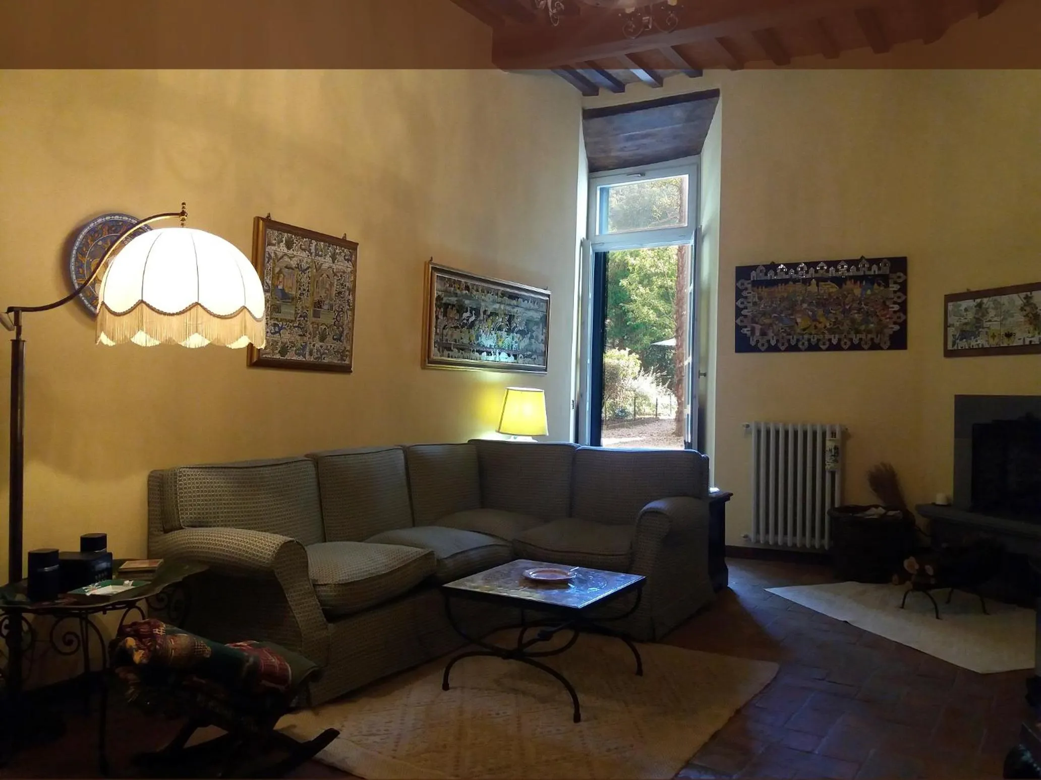 Communal lounge/ TV room in Vescovado 7