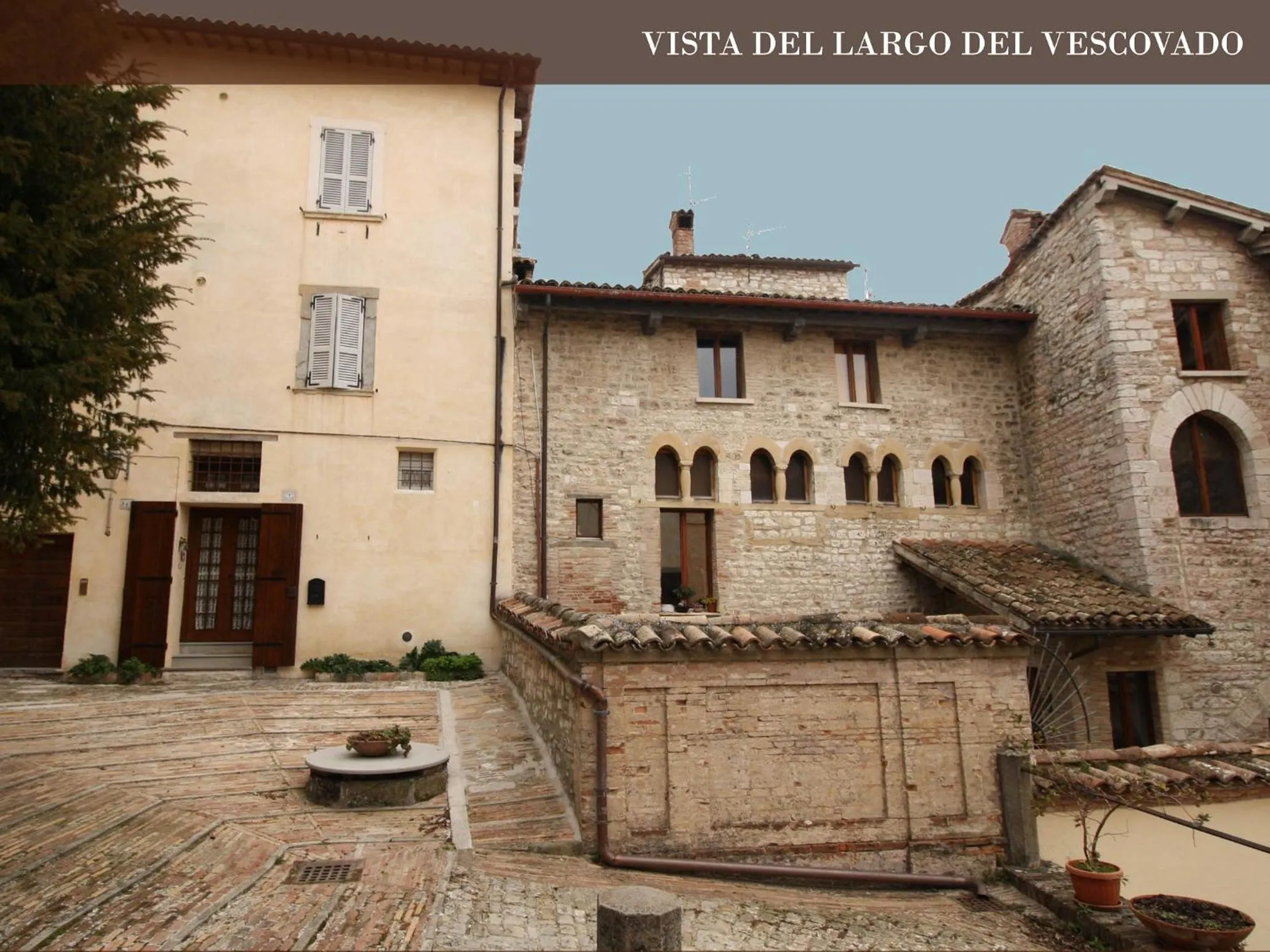 Facade/entrance in Vescovado 7