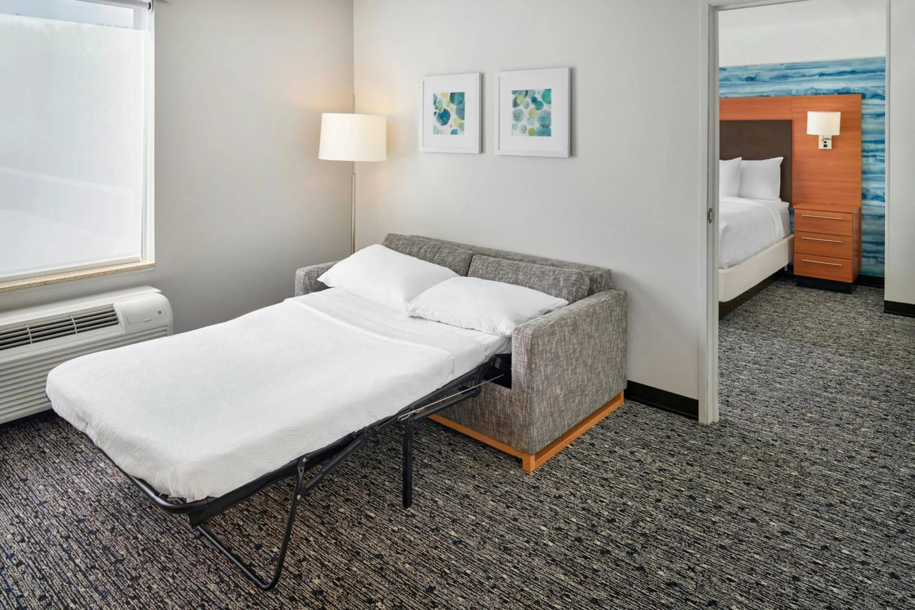 Photo of the whole room, Bed in TownePlace Suites by Marriott Detroit Troy