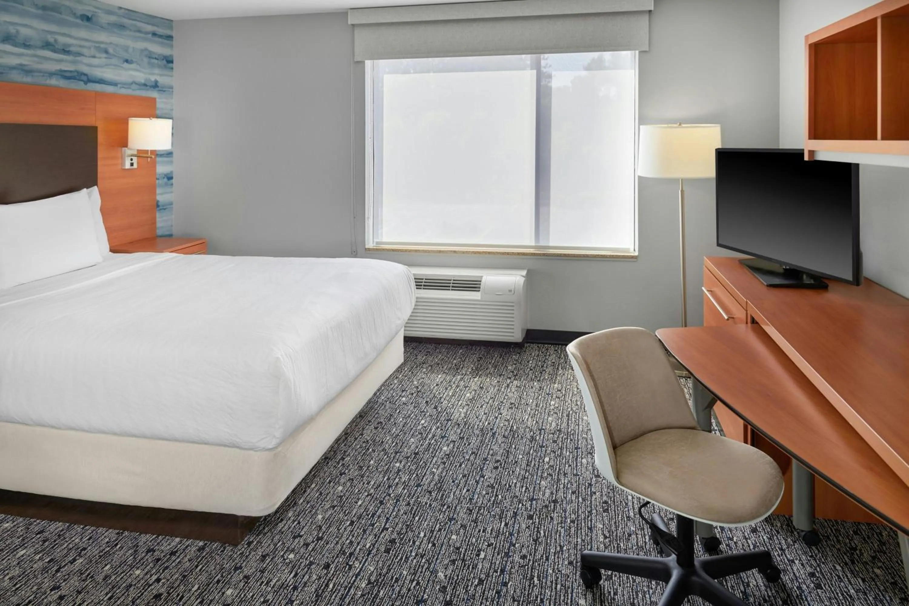 Photo of the whole room, Bed in TownePlace Suites by Marriott Detroit Troy