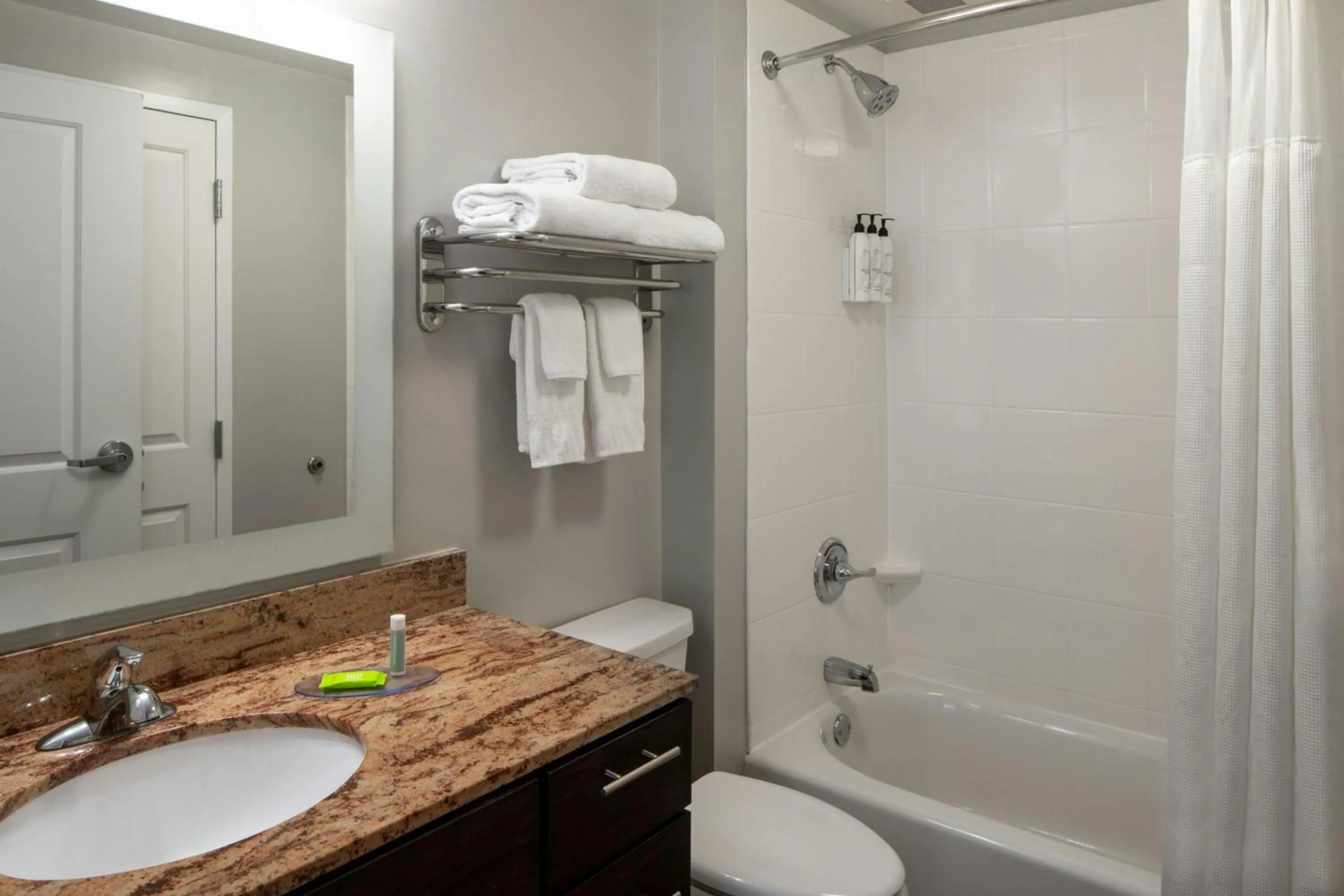 Bathroom in TownePlace Suites by Marriott Huntsville West/Redstone Gateway