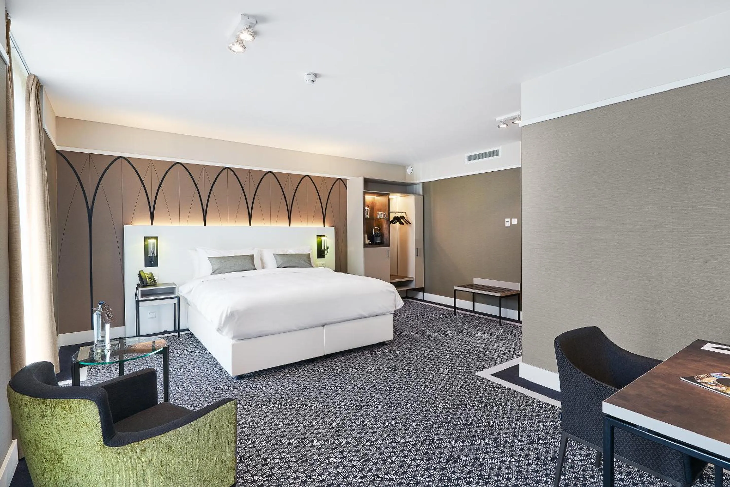 Photo of the whole room, Bed in Hotel Nassau Breda, Autograph Collection