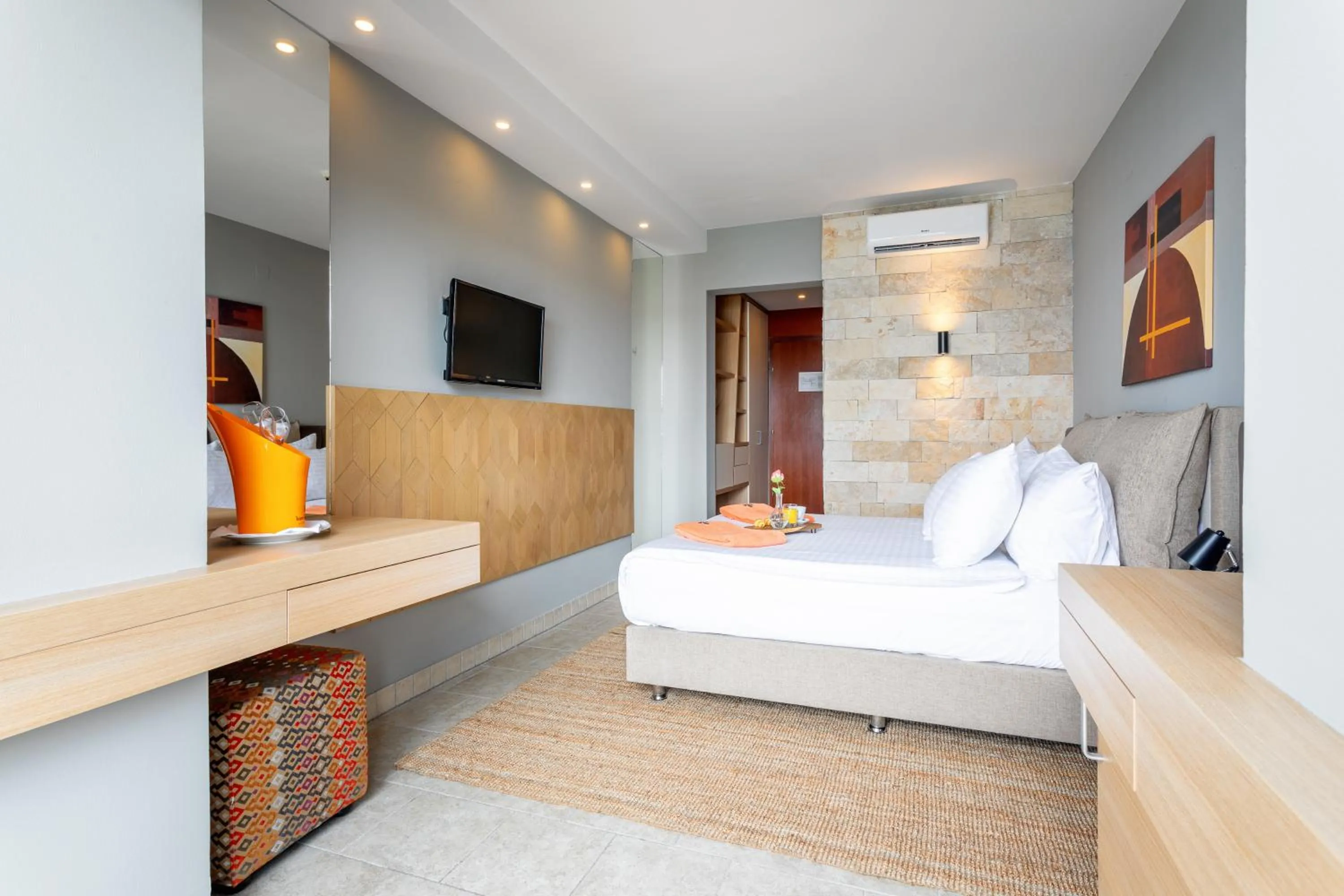 TV and multimedia, Bed in Hotel Podstine