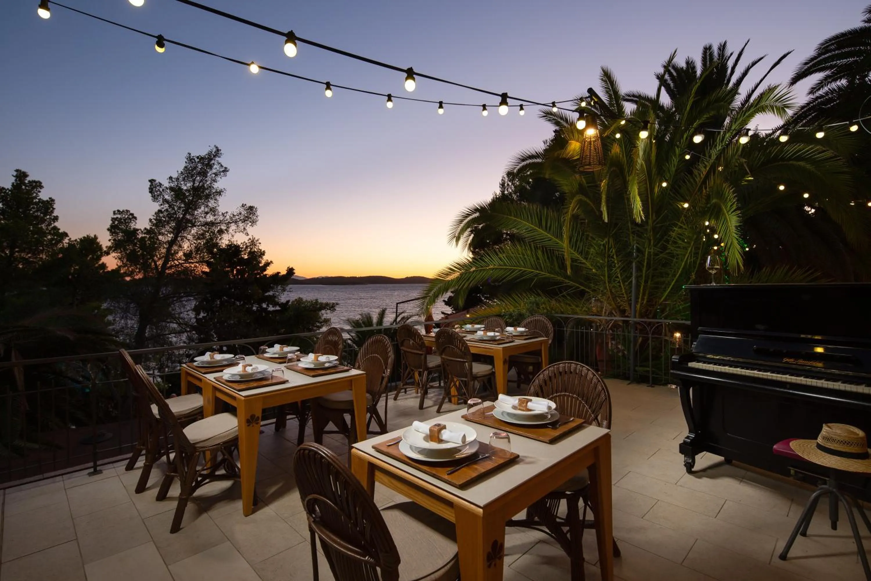 Restaurant/places to eat in Hotel Podstine