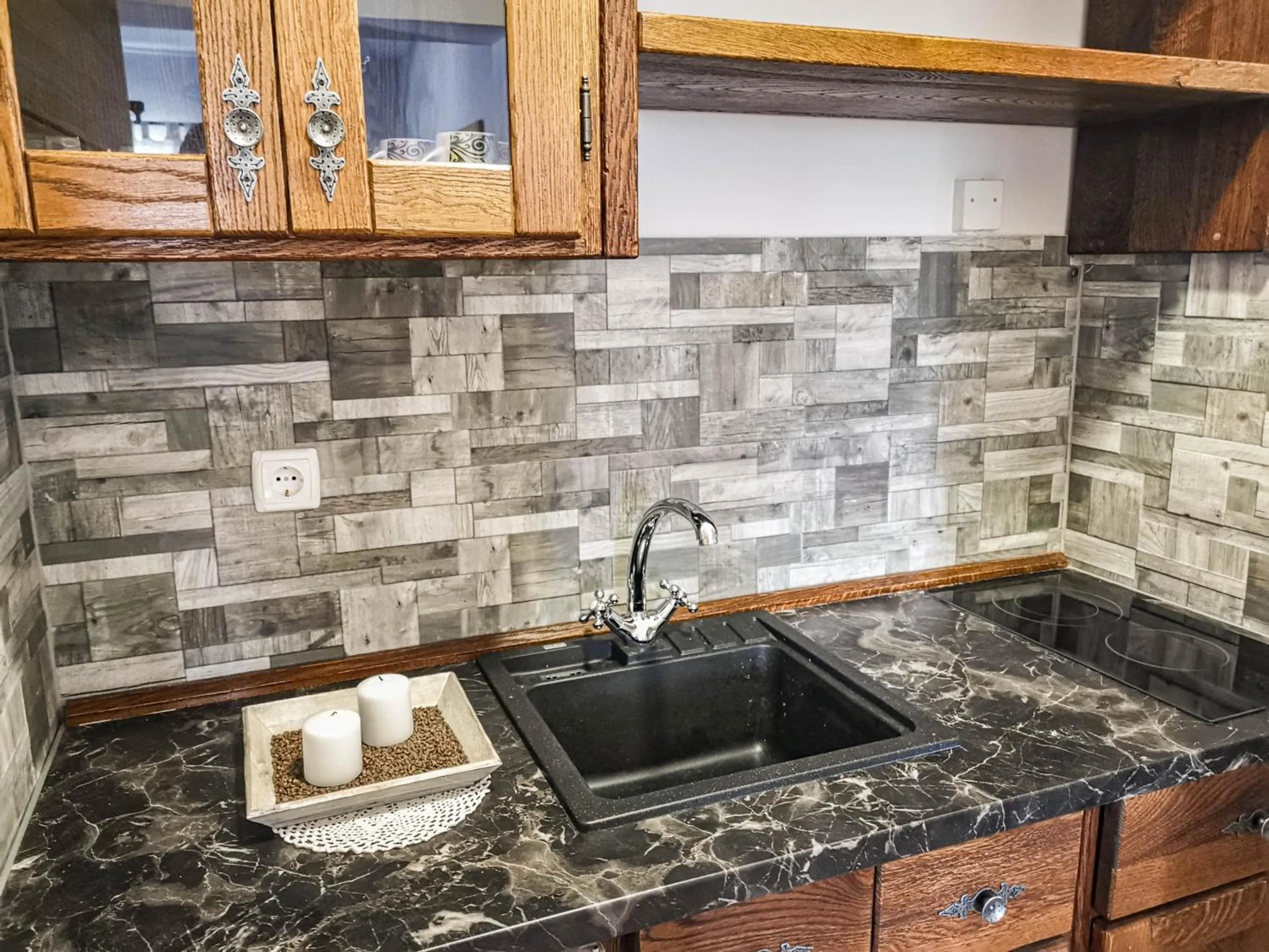 Kitchen or kitchenette in Etno Garden Apartments