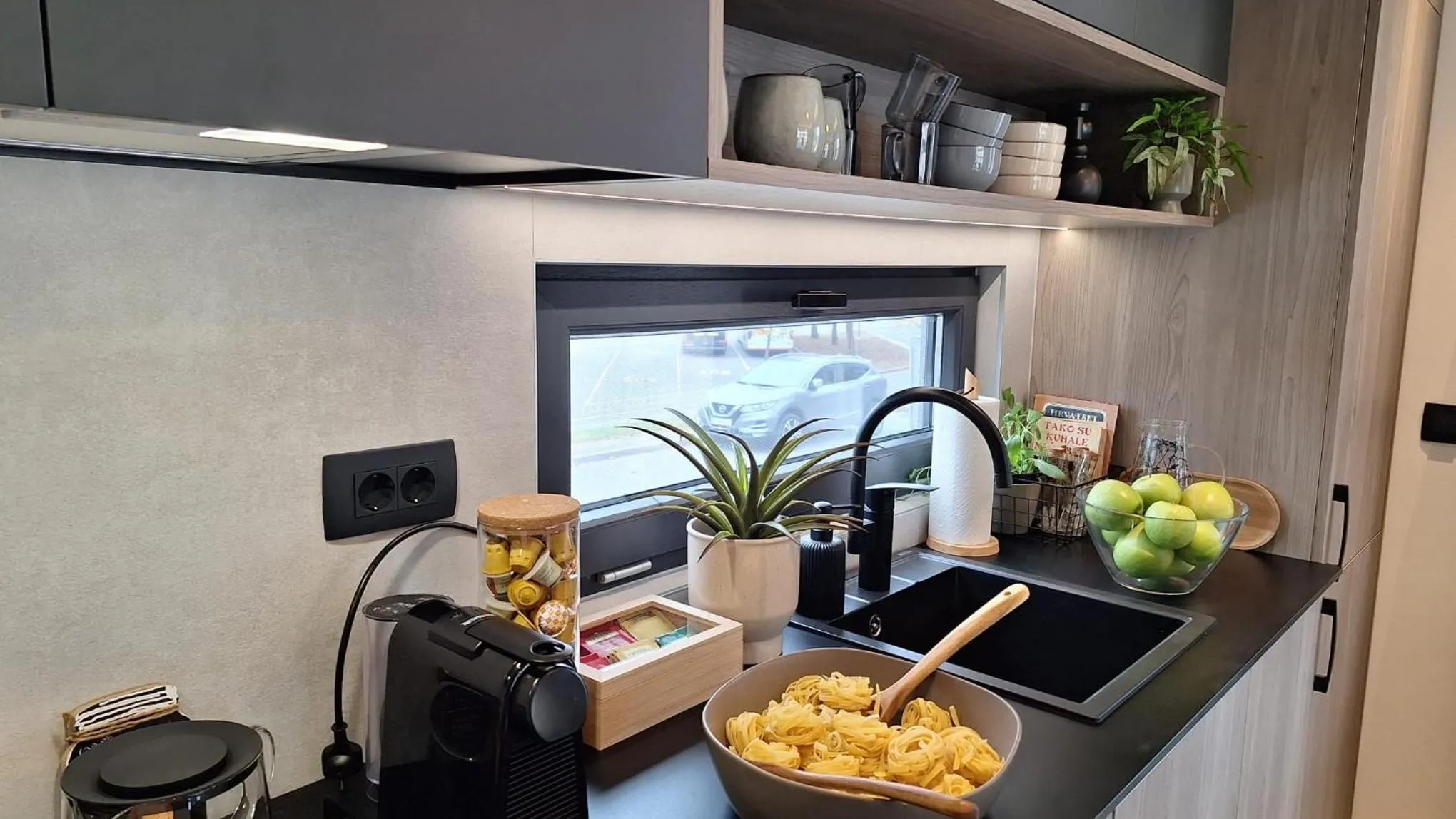 Coffee/tea facilities in Hotel Srakovcic Heart of Nature