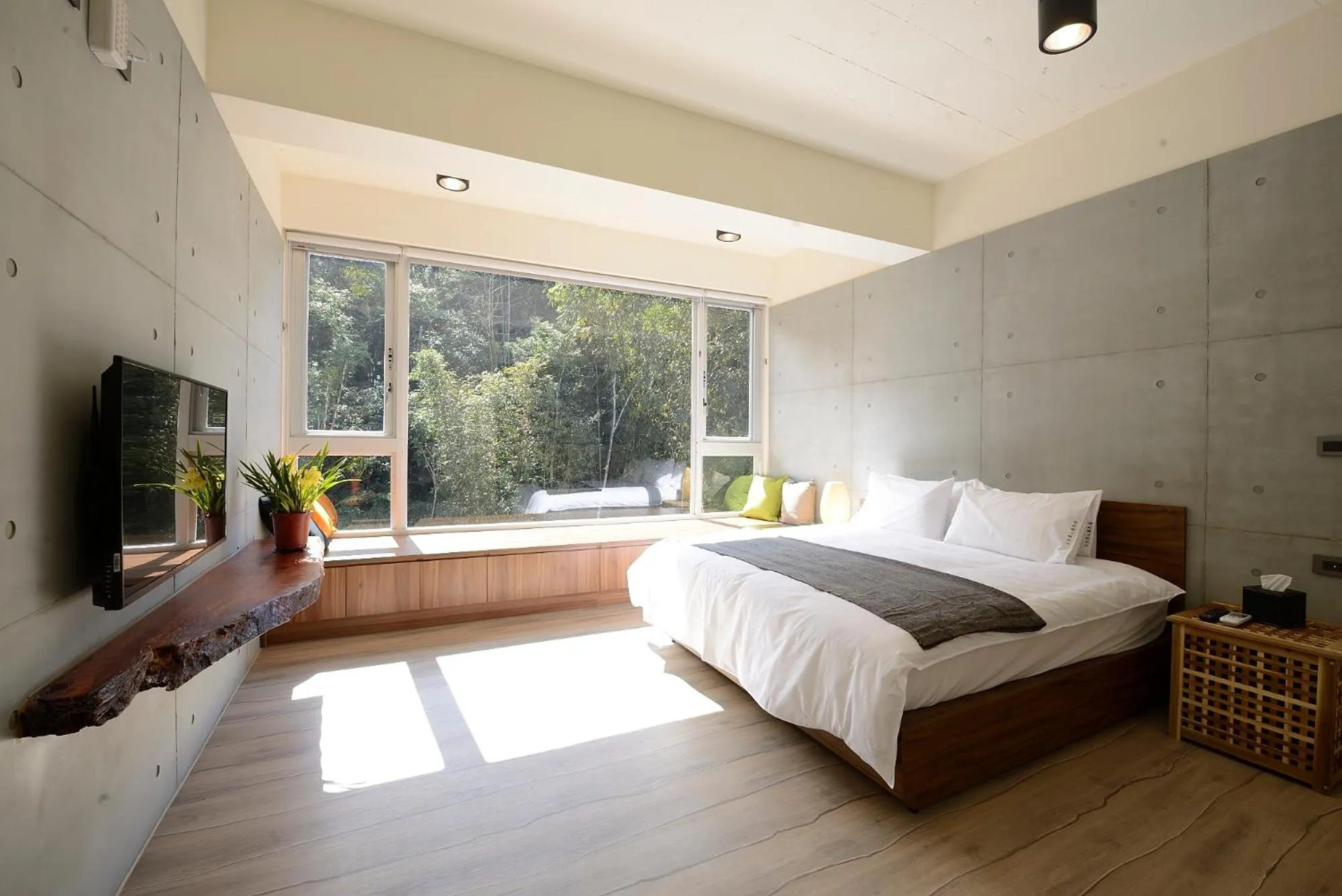 Photo of the whole room, Bed in 日月潭山慕藝旅 Sun Moon Inn