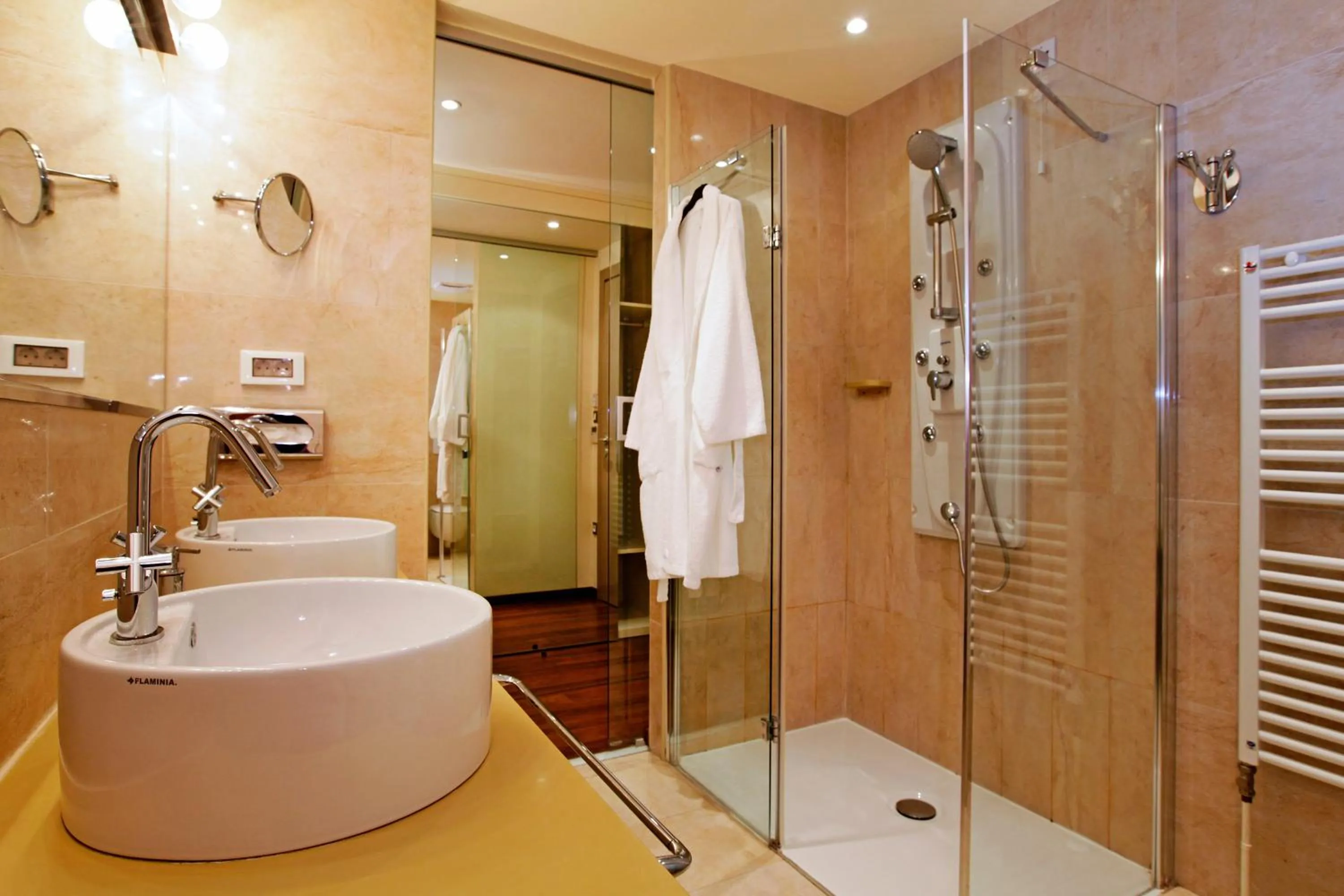 Bathroom in Hotel Korkyra