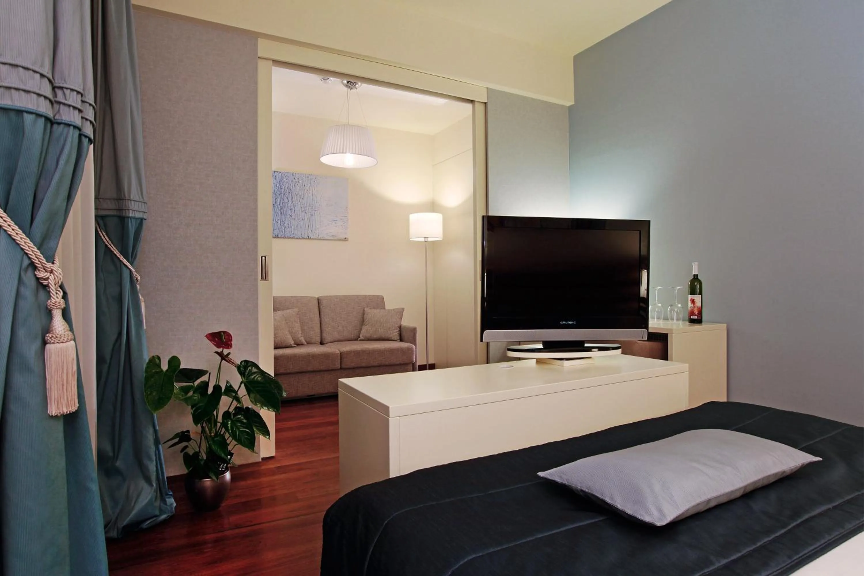 Photo of the whole room, Bed in Hotel Korkyra