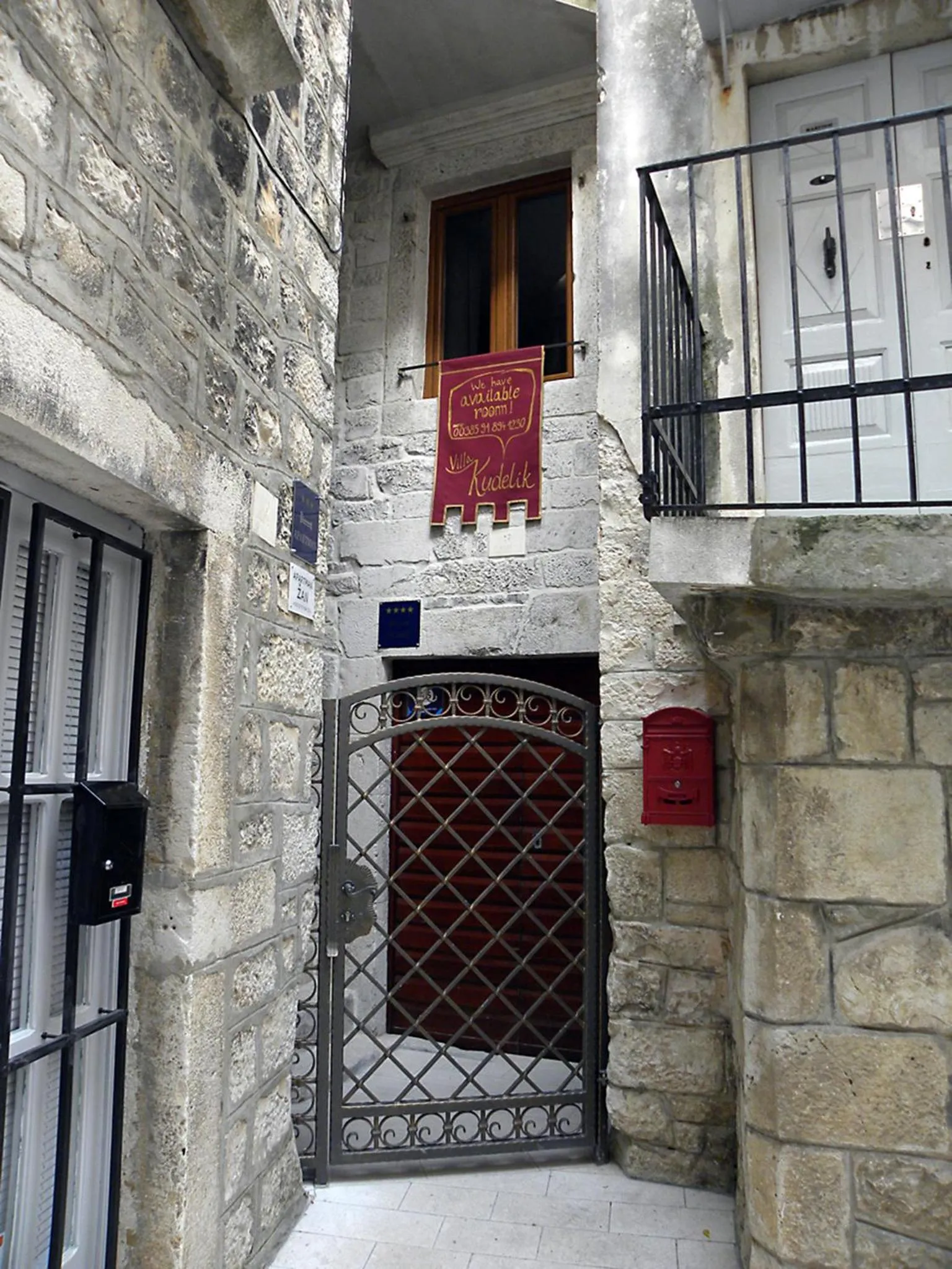 Facade/entrance in Villa Kudelik - Stone Story