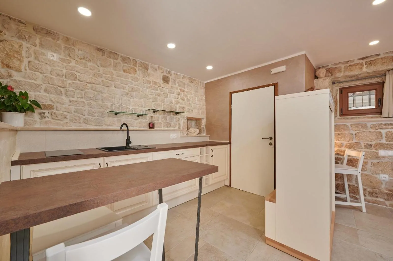 Kitchen or kitchenette in Villa Kudelik - Stone Story