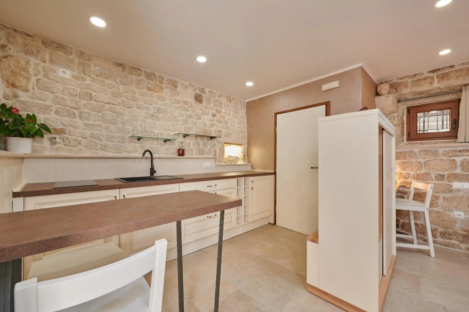 Kitchen or kitchenette in Villa Kudelik - Stone Story