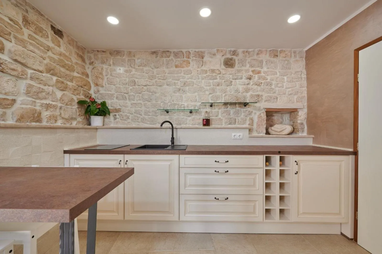 Kitchen or kitchenette in Villa Kudelik - Stone Story