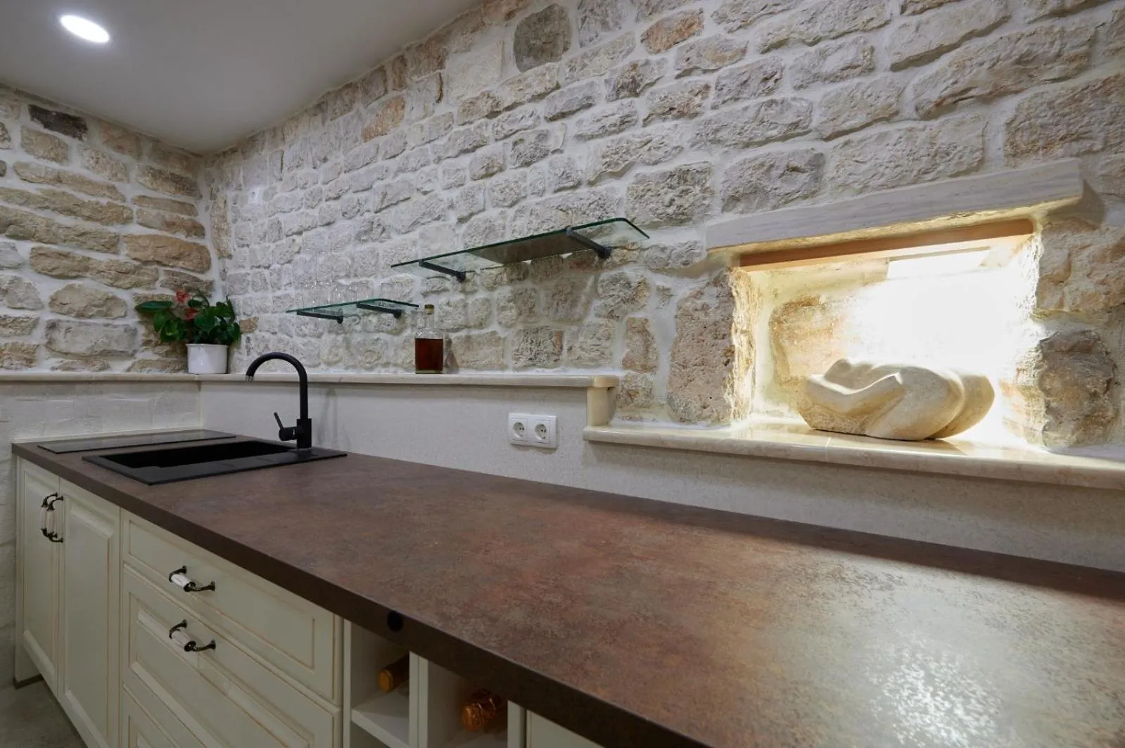 Kitchen or kitchenette in Villa Kudelik - Stone Story