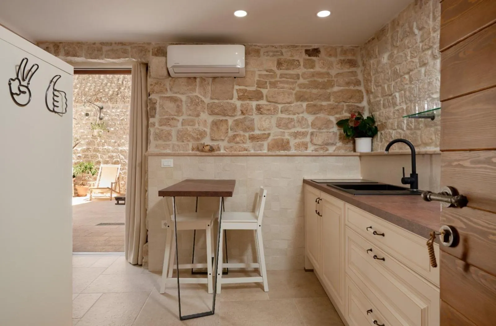 Kitchen or kitchenette in Villa Kudelik - Stone Story