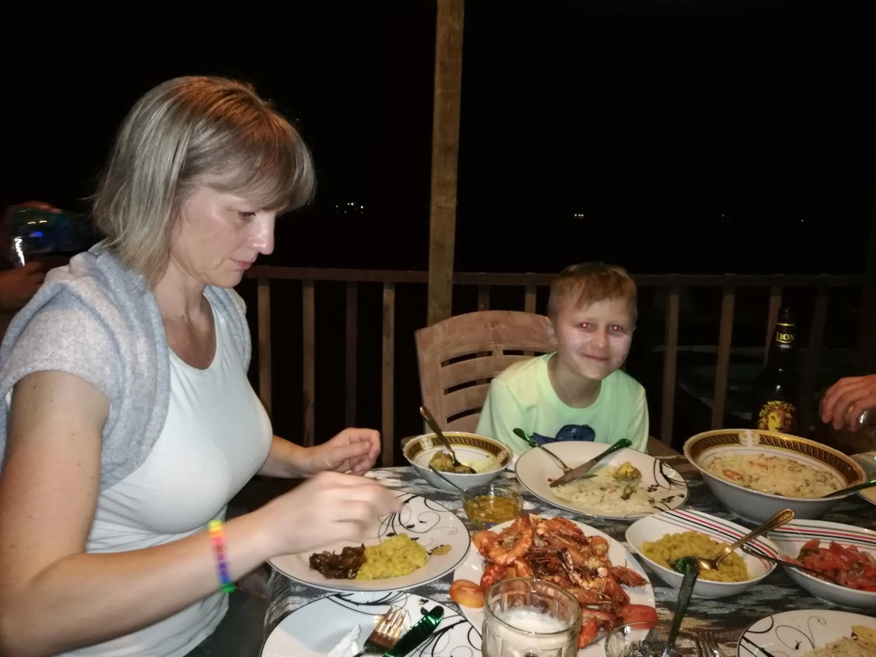 Restaurant/places to eat in Mahi Villa