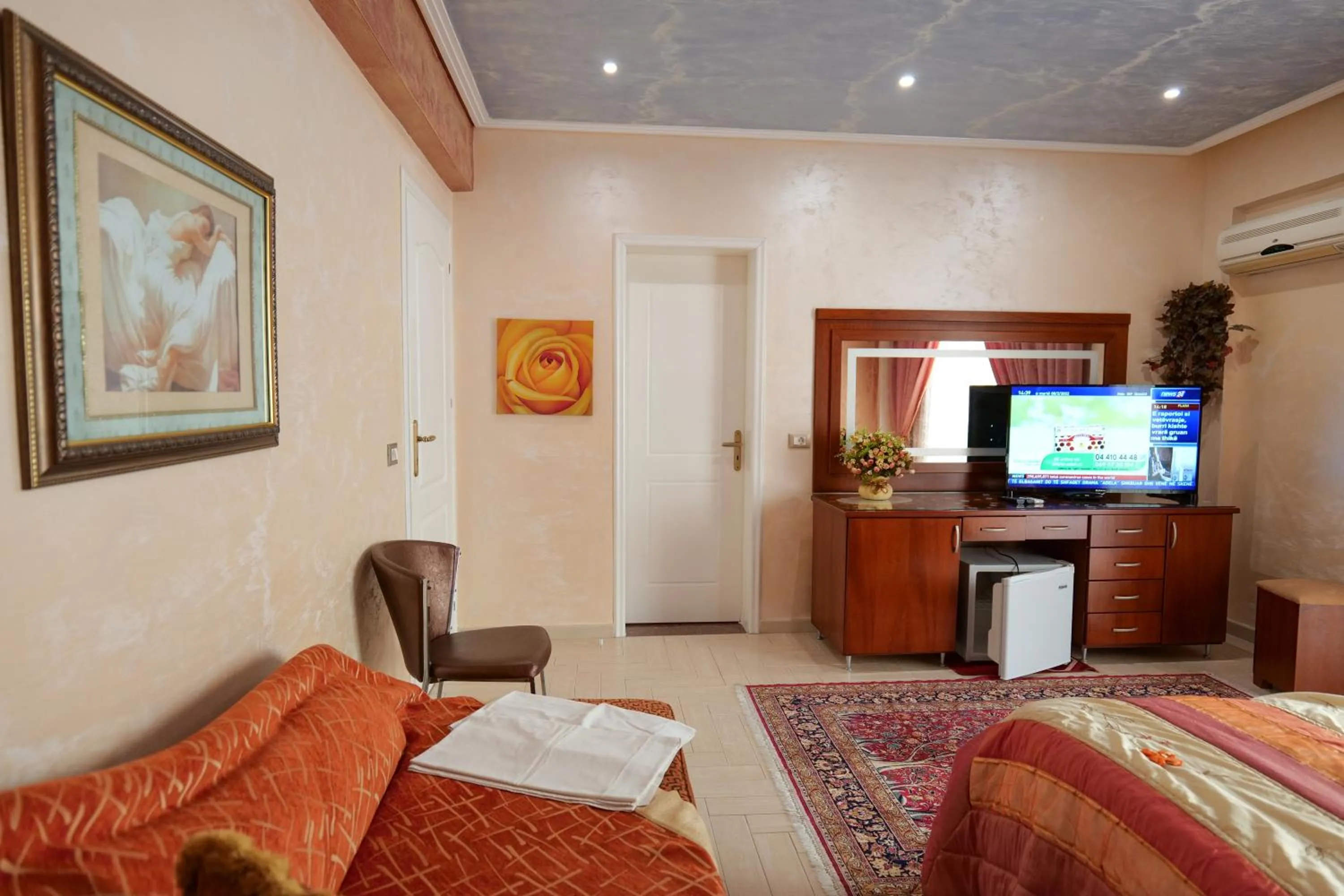 TV and multimedia in Hotel Lindi