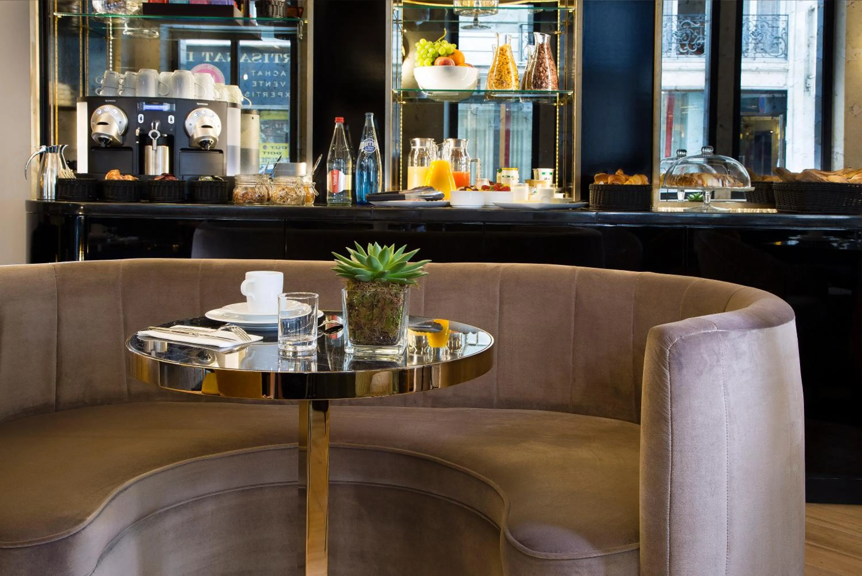 Buffet breakfast in Hotel Le 10 BIS