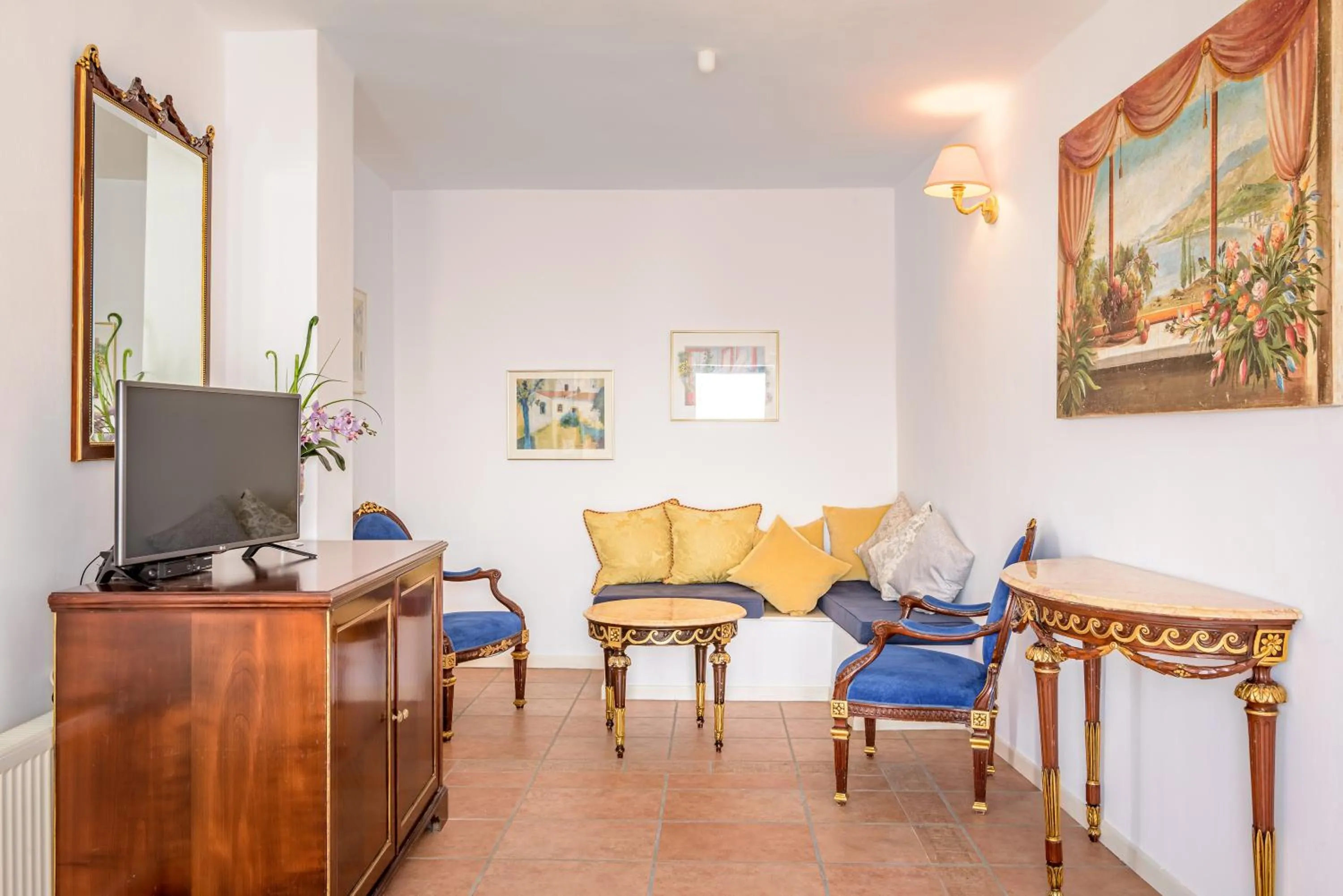 Seating area in Golden Grey Goose