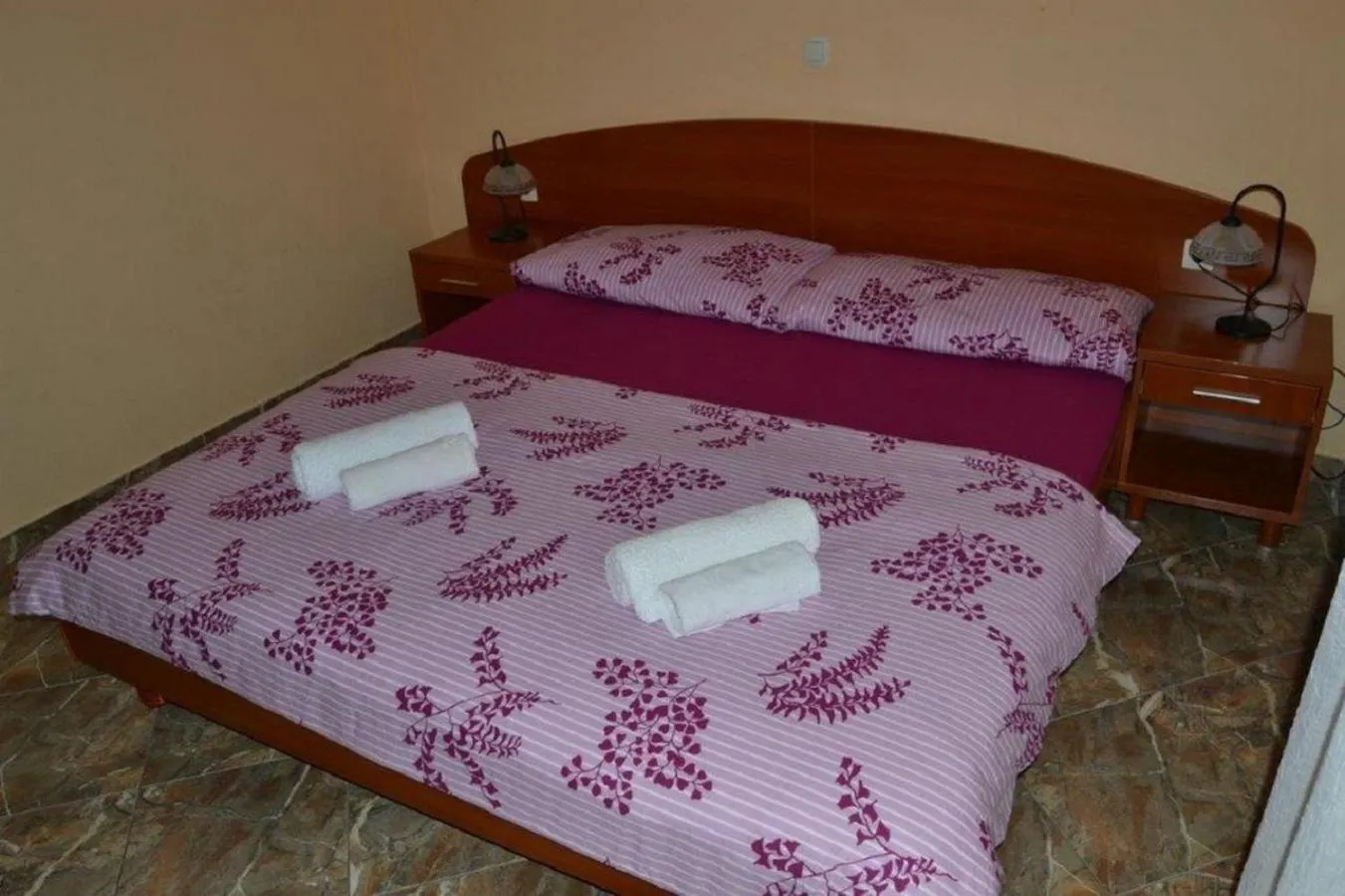 Bed in Apartments Barisic Hrvatskih Žrtava 404 Seget Vranjica