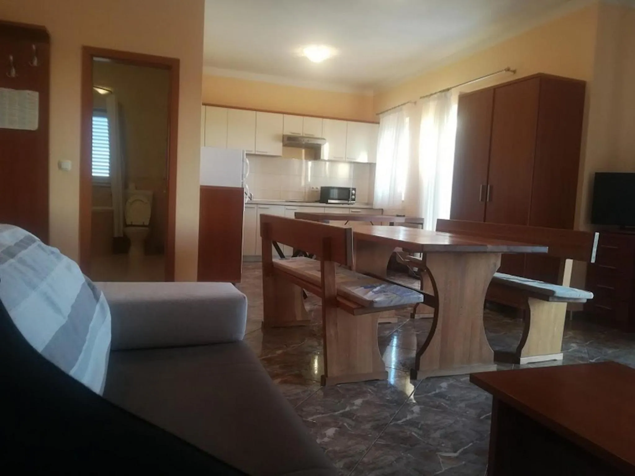 Dining area in Apartments Barisic Hrvatskih Žrtava 404 Seget Vranjica