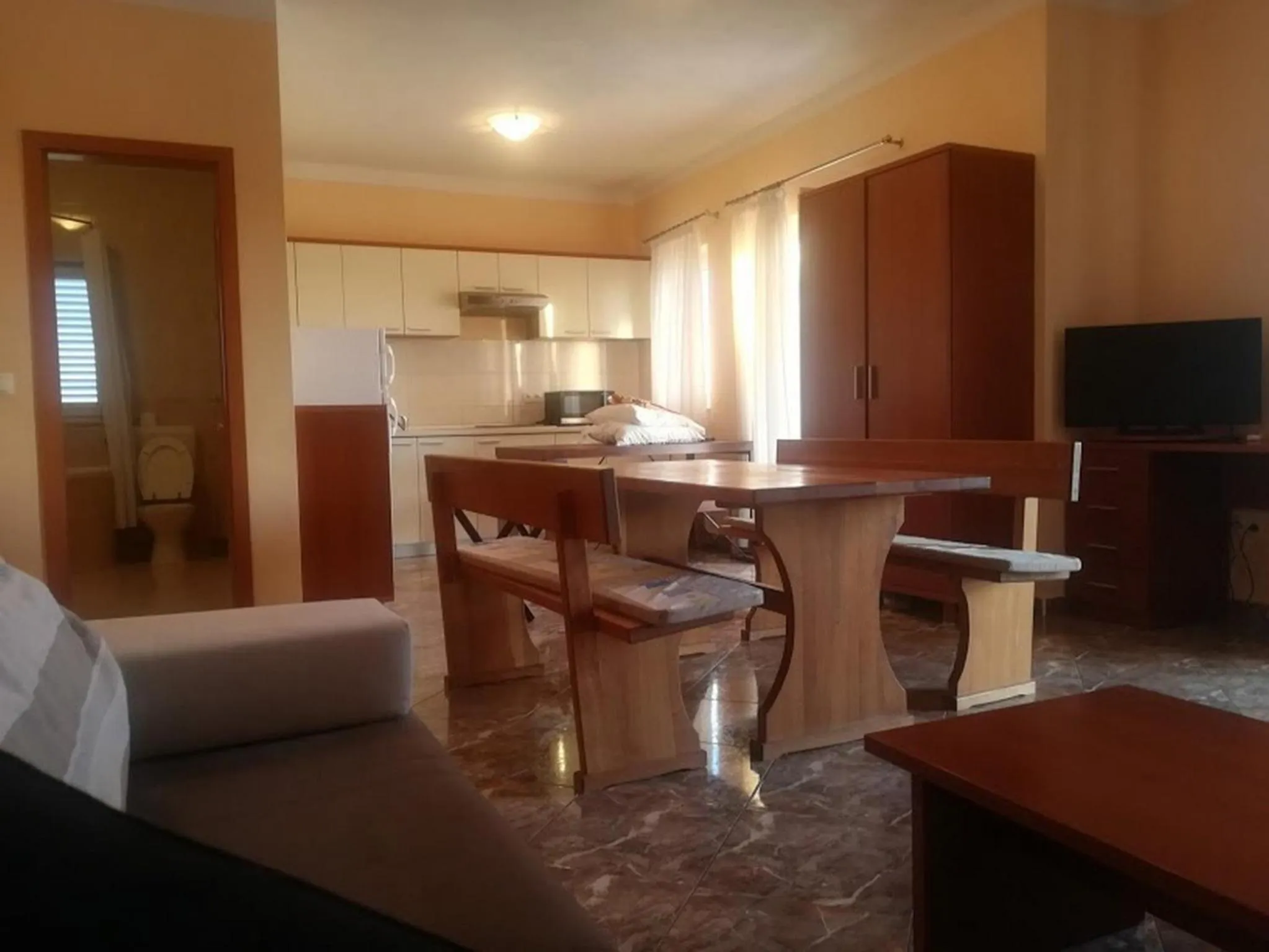 Dining area in Apartments Barisic Hrvatskih Žrtava 404 Seget Vranjica