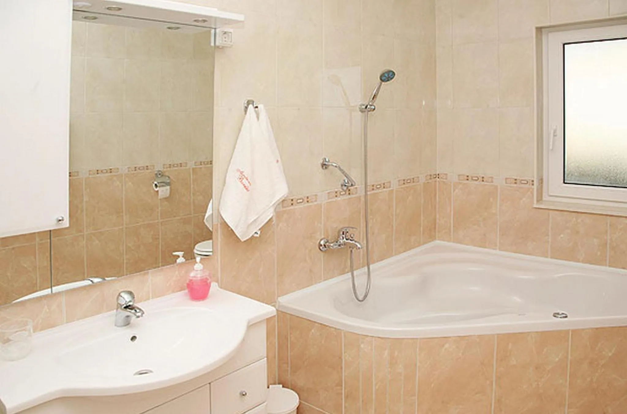 Bathroom in Apartments Barisic Hrvatskih Žrtava 404 Seget Vranjica