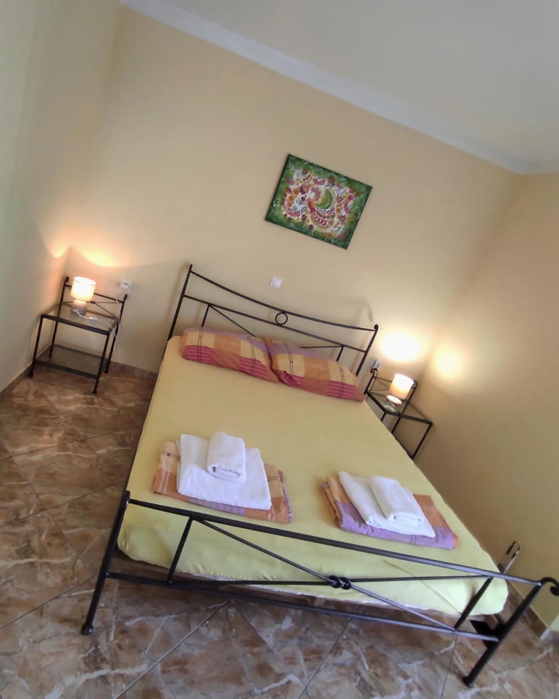 Bed in Apartments Barisic Hrvatskih Žrtava 404 Seget Vranjica